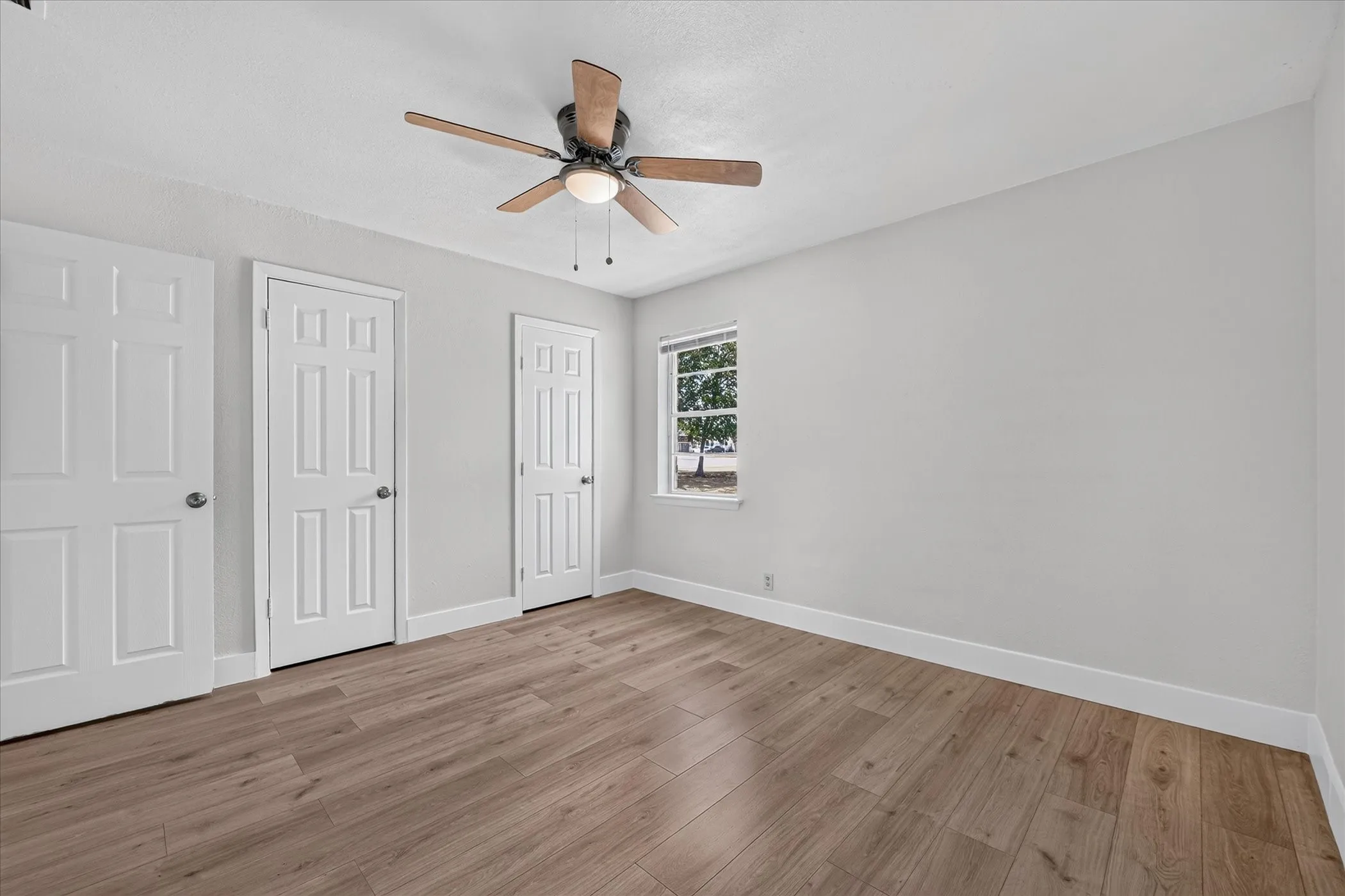 Single Family Residence For Sale in Dallas County , 2335 Loyce Drive, Mesquite, Texas 75149, 3 Bedroom, 1 Bathroom, Garage spaces, 1,219 Sqft, built in 1954, mls#21365681, Real Estate Agent in Mesquite, Homes For Sale in Dallas county, Homes For Sale in Mesquite, Realtor in Mesquite Texas, Real Estate Brokerage Independent Realty Texas, Luminita Cordes Realtor