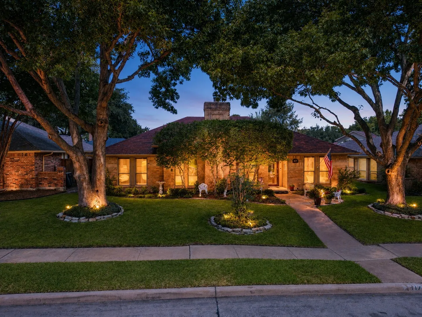 Single Family Residence For Sale in Dallas County , 417 Stroud Lane, Garland, Texas 75043, 3 Bedroom, 2 Bathroom, 2 Garage spaces, 1,942 Sqft, built in 1980, mls#21365373, Real Estate Agent in Garland, Homes For Sale in Dallas county, Homes For Sale in Garland, Realtor in Garland Texas, Real Estate Brokerage Independent Realty Texas, Luminita Cordes Realtor
