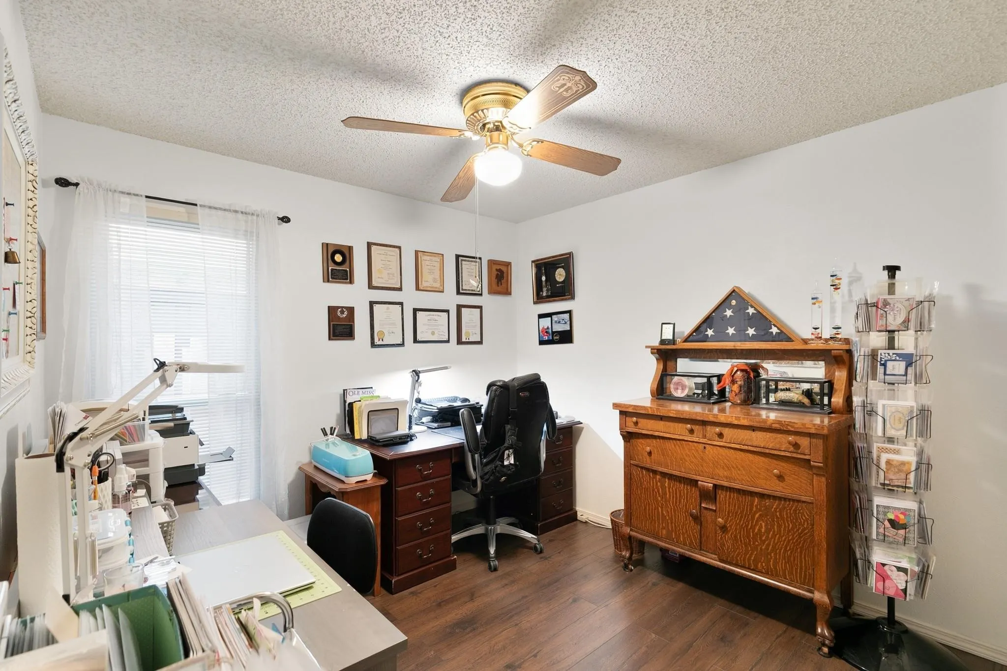 Single Family Residence For Sale in Dallas County , 417 Stroud Lane, Garland, Texas 75043, 3 Bedroom, 2 Bathroom, 2 Garage spaces, 1,942 Sqft, built in 1980, mls#21365373, Real Estate Agent in Garland, Homes For Sale in Dallas county, Homes For Sale in Garland, Realtor in Garland Texas, Real Estate Brokerage Independent Realty Texas, Luminita Cordes Realtor