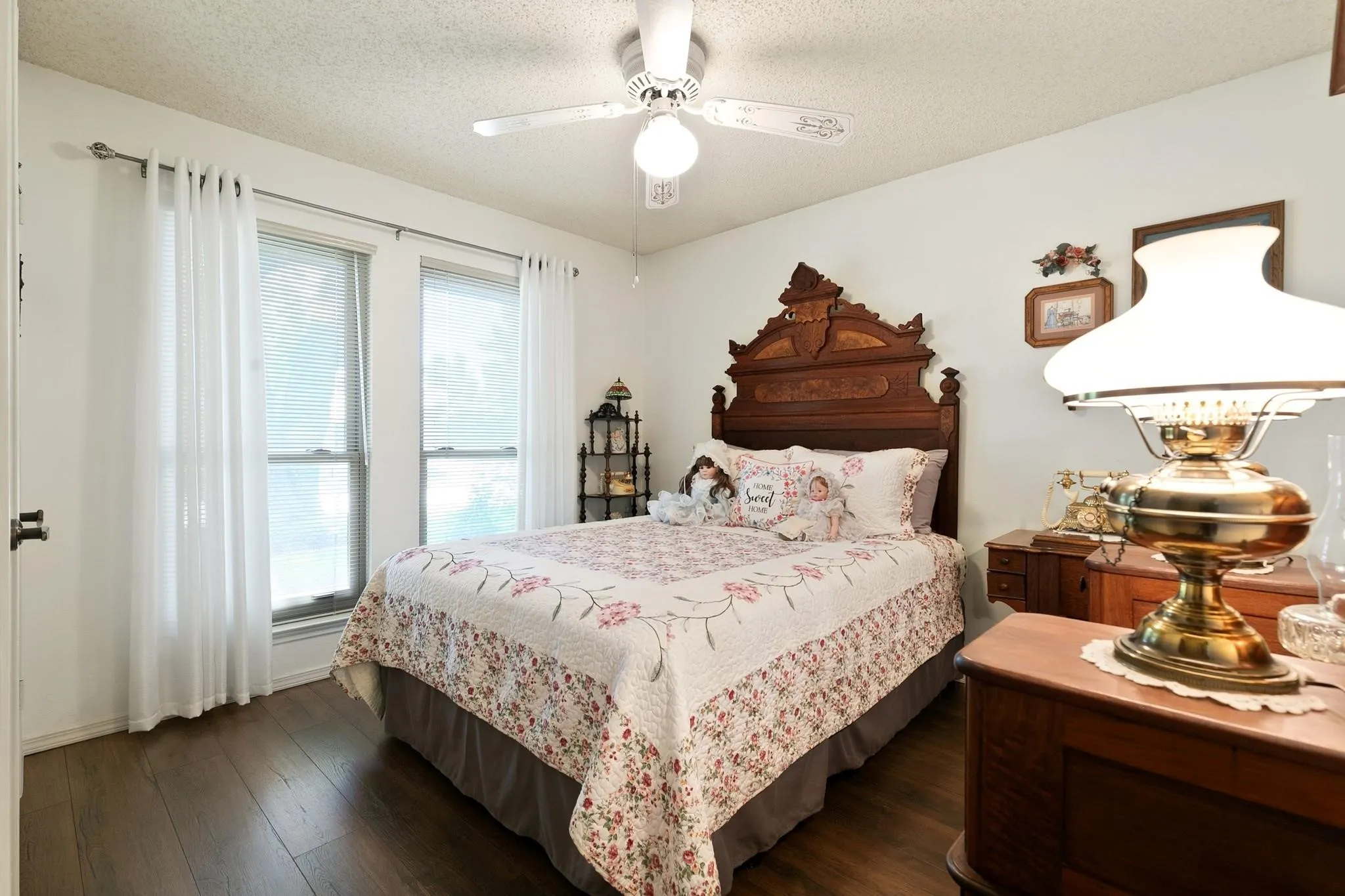 Single Family Residence For Sale in Dallas County , 417 Stroud Lane, Garland, Texas 75043, 3 Bedroom, 2 Bathroom, 2 Garage spaces, 1,942 Sqft, built in 1980, mls#21365373, Real Estate Agent in Garland, Homes For Sale in Dallas county, Homes For Sale in Garland, Realtor in Garland Texas, Real Estate Brokerage Independent Realty Texas, Luminita Cordes Realtor