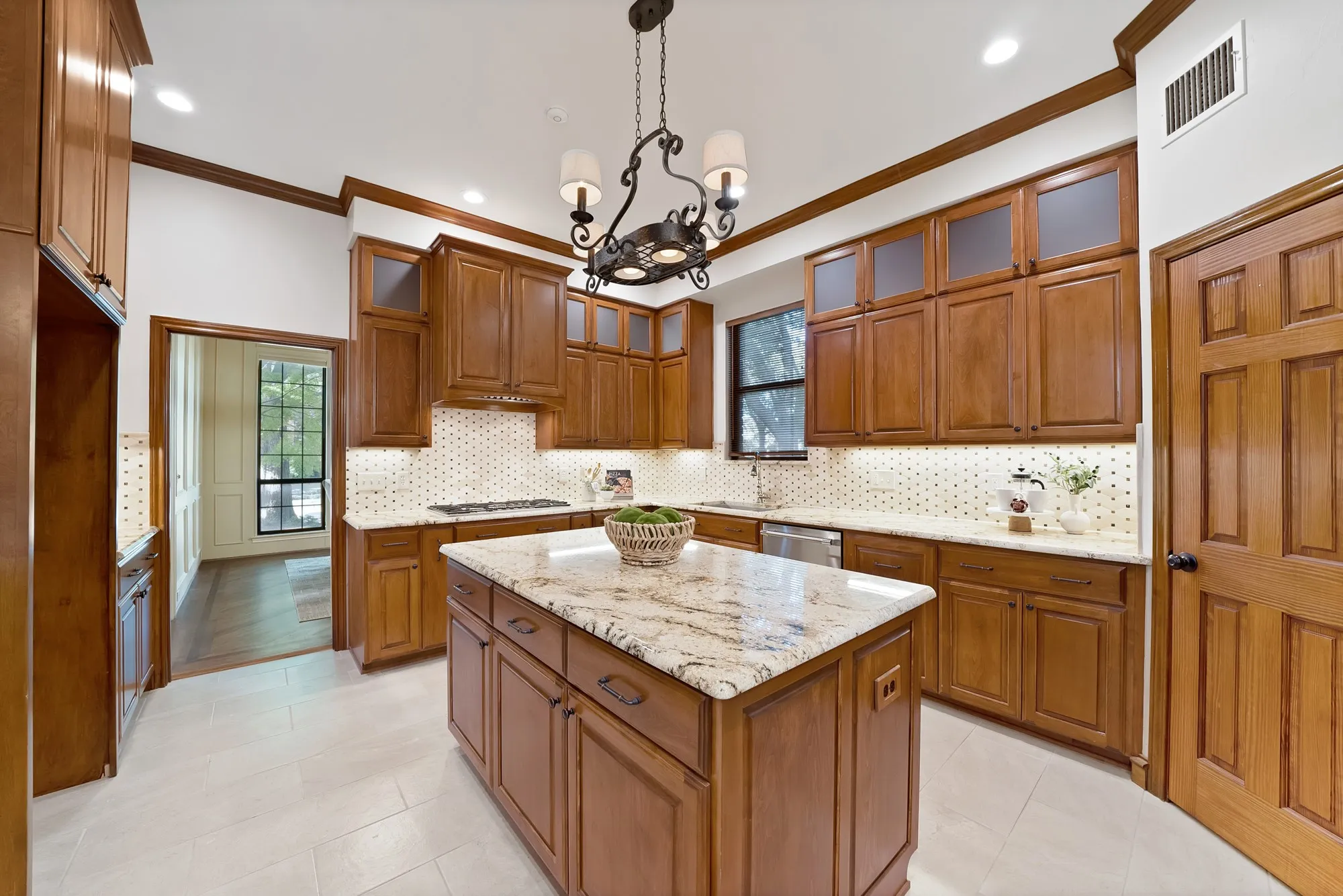 Single Family Residence For Sale in Collin County , 3516 Nancy Court, Plano, Texas 75023, 4 Bedroom, 3 Bathroom, 3 Garage spaces, 3,787 Sqft, built in 1984, mls#21359426, Real Estate Agent in Plano, Homes For Sale in Collin county, Homes For Sale in Plano, Realtor in Plano Texas, Real Estate Brokerage Independent Realty Texas, Luminita Cordes Realtor