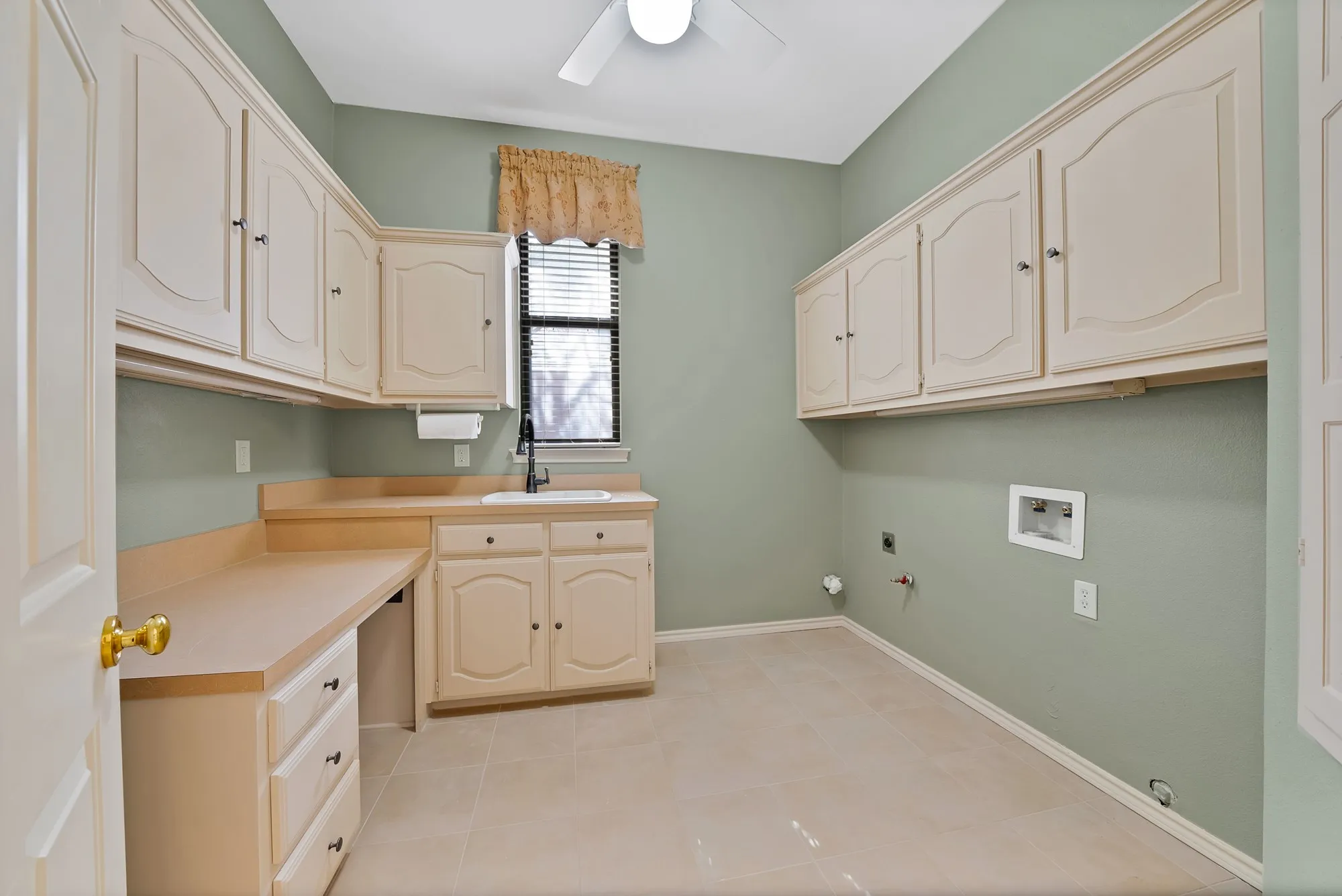Single Family Residence For Sale in Collin County , 3516 Nancy Court, Plano, Texas 75023, 4 Bedroom, 3 Bathroom, 3 Garage spaces, 3,787 Sqft, built in 1984, mls#21359426, Real Estate Agent in Plano, Homes For Sale in Collin county, Homes For Sale in Plano, Realtor in Plano Texas, Real Estate Brokerage Independent Realty Texas, Luminita Cordes Realtor