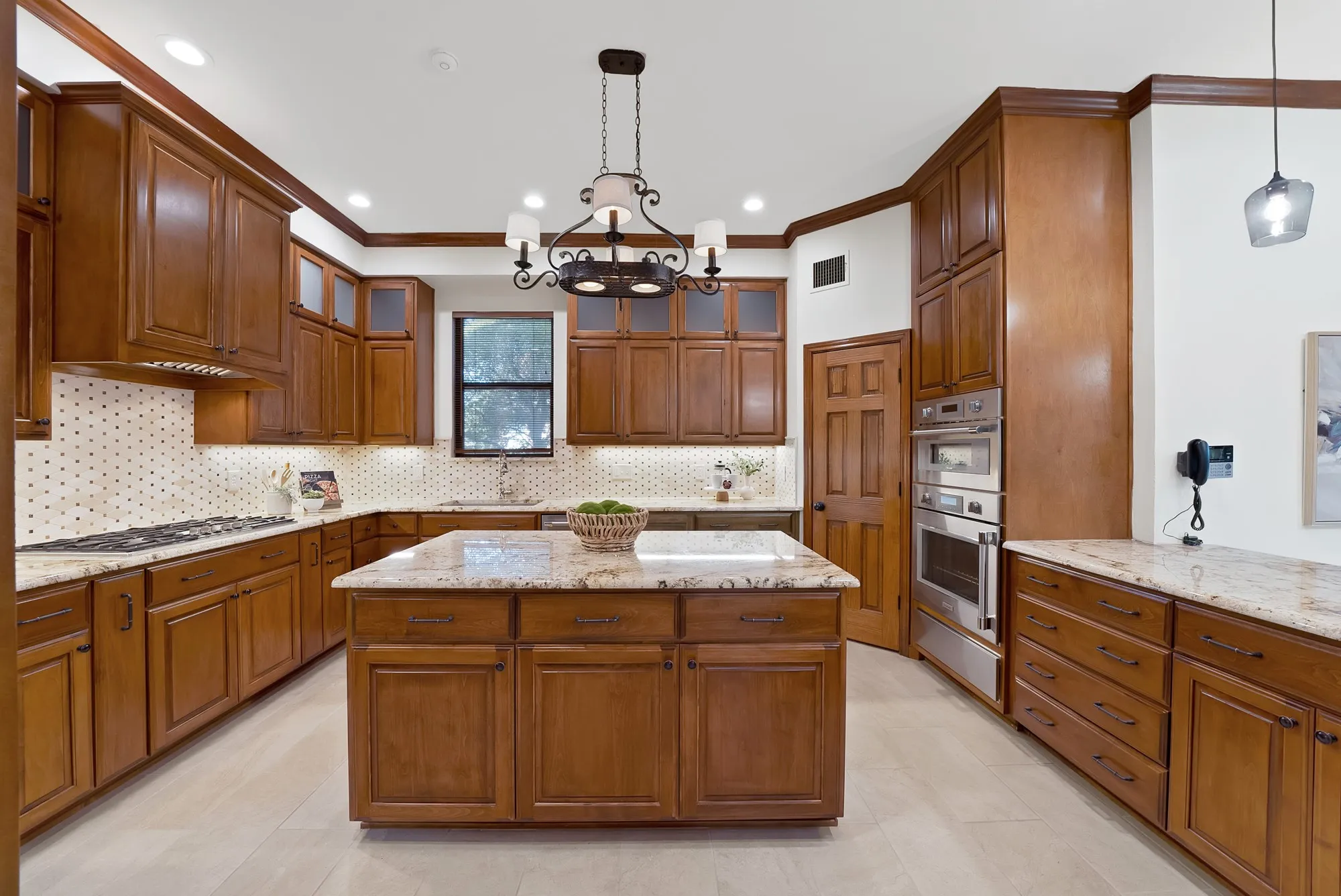 Single Family Residence For Sale in Collin County , 3516 Nancy Court, Plano, Texas 75023, 4 Bedroom, 3 Bathroom, 3 Garage spaces, 3,787 Sqft, built in 1984, mls#21359426, Real Estate Agent in Plano, Homes For Sale in Collin county, Homes For Sale in Plano, Realtor in Plano Texas, Real Estate Brokerage Independent Realty Texas, Luminita Cordes Realtor