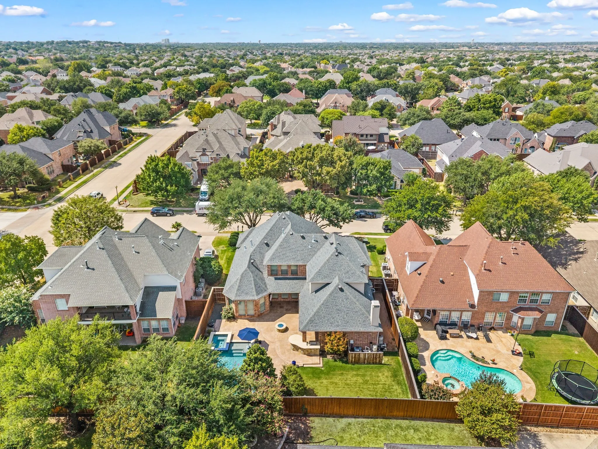 Single Family Residence For Sale in Denton County , 4472 Donegal Drive, Frisco, Texas 75034, 5 Bedroom, 4 Bathroom, 3 Garage spaces, 4,250 Sqft, built in 2003, mls#21354931, Real Estate Agent in Frisco, Homes For Sale in Denton county, Homes For Sale in Frisco, Realtor in Frisco Texas, Real Estate Brokerage Independent Realty Texas, Luminita Cordes Realtor