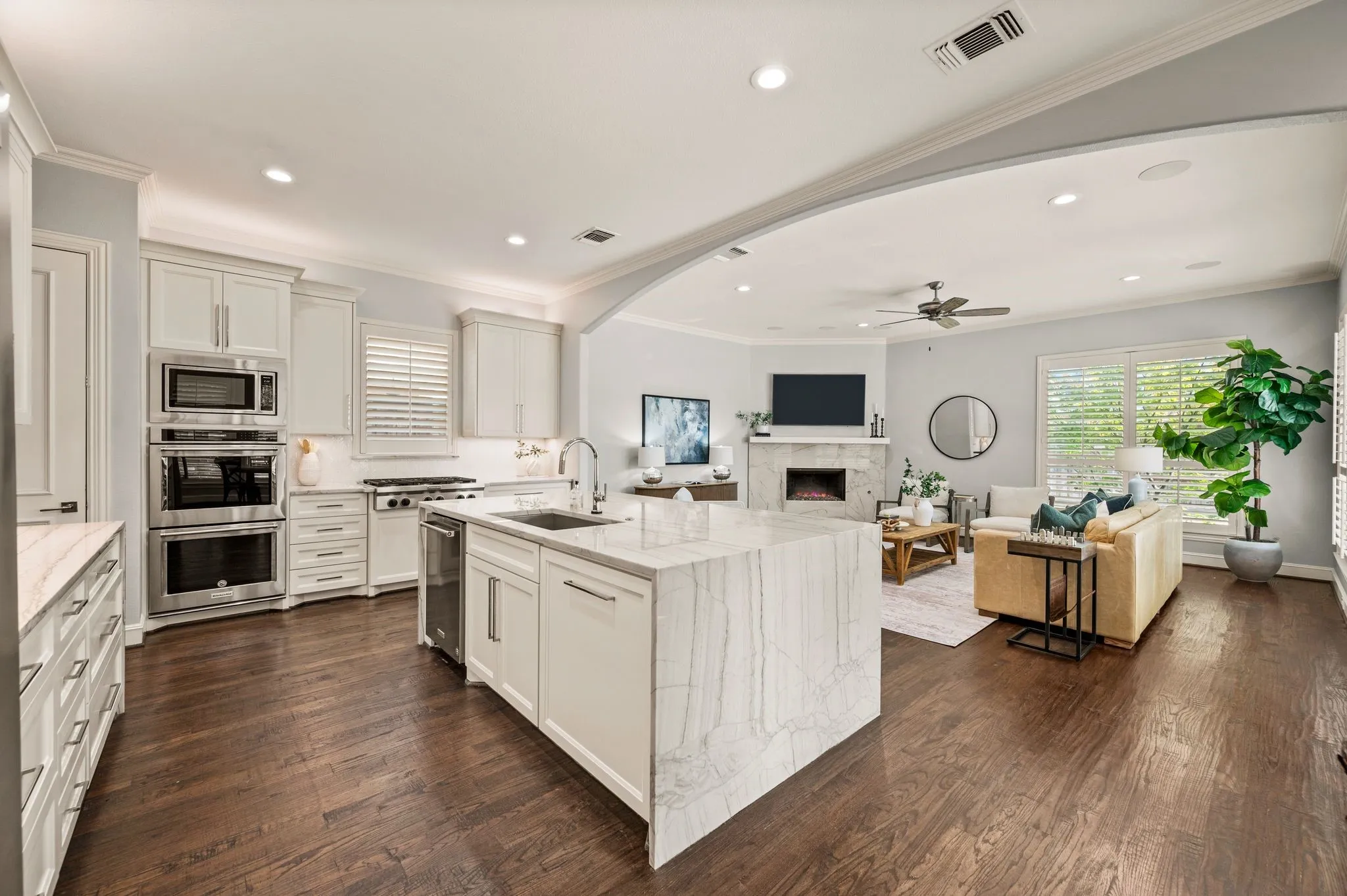 Single Family Residence For Sale in Denton County , 4472 Donegal Drive, Frisco, Texas 75034, 5 Bedroom, 4 Bathroom, 3 Garage spaces, 4,250 Sqft, built in 2003, mls#21354931, Real Estate Agent in Frisco, Homes For Sale in Denton county, Homes For Sale in Frisco, Realtor in Frisco Texas, Real Estate Brokerage Independent Realty Texas, Luminita Cordes Realtor