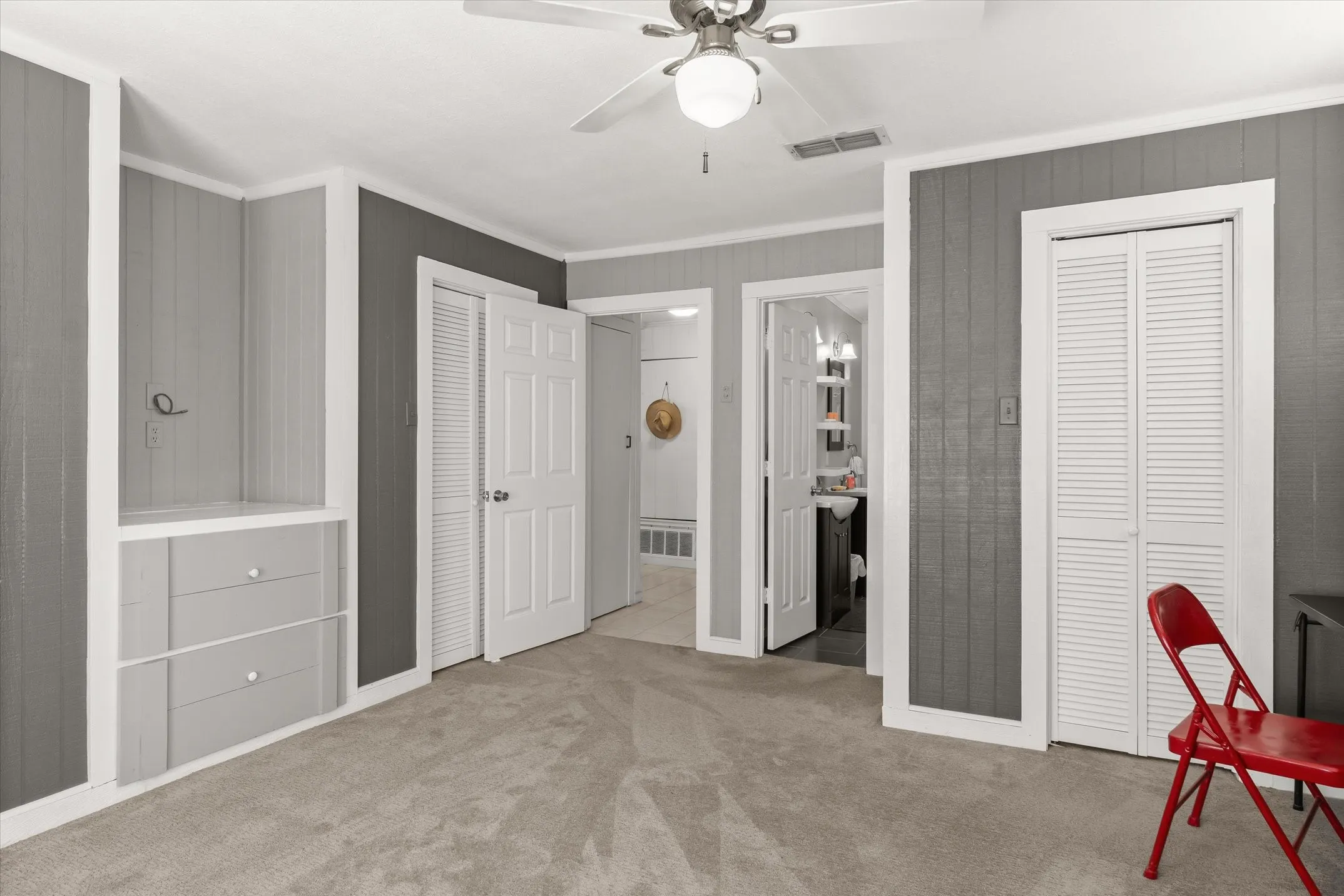 Guest bedroom 1