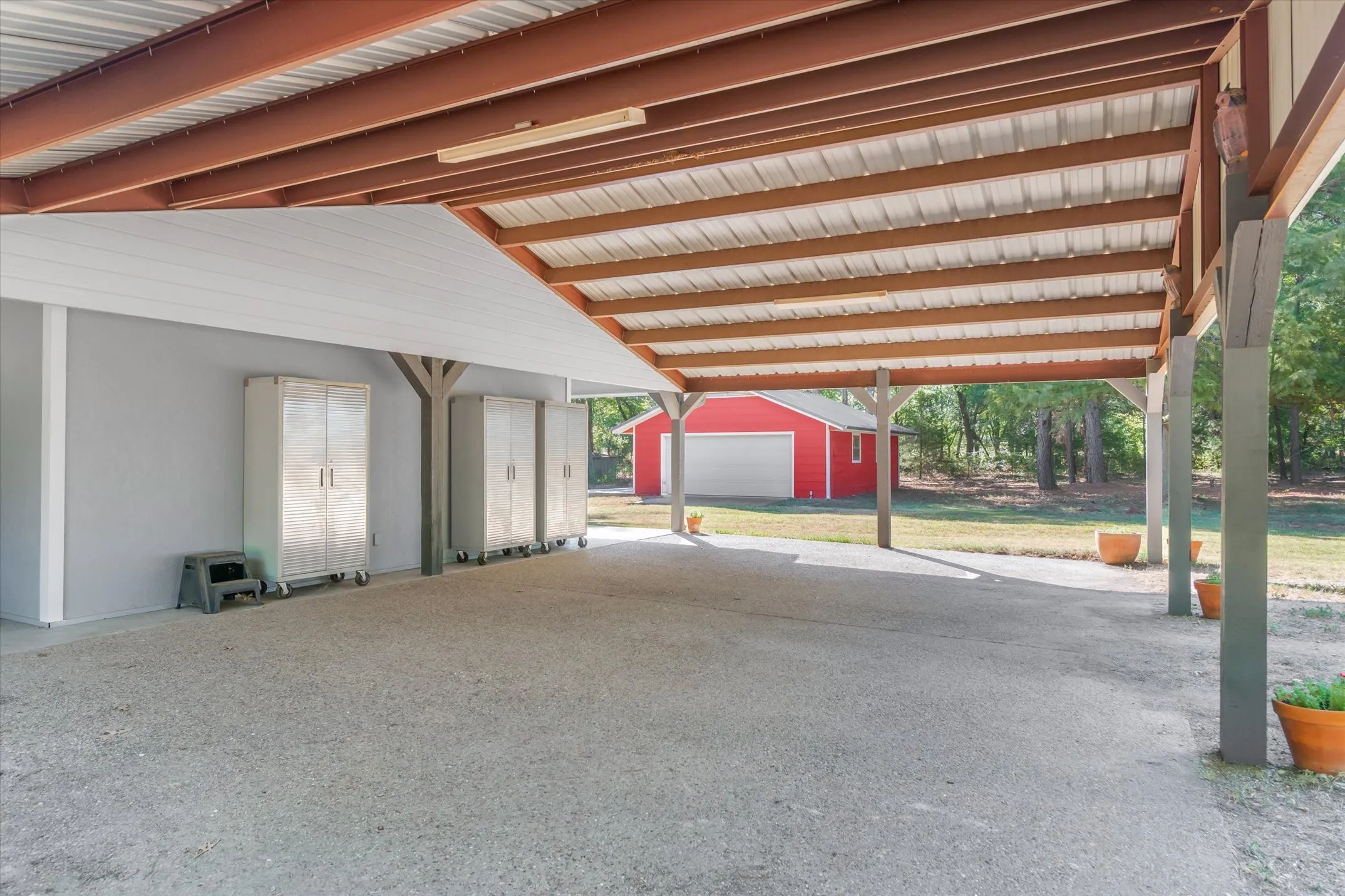 Aggregate concrete and metal roof