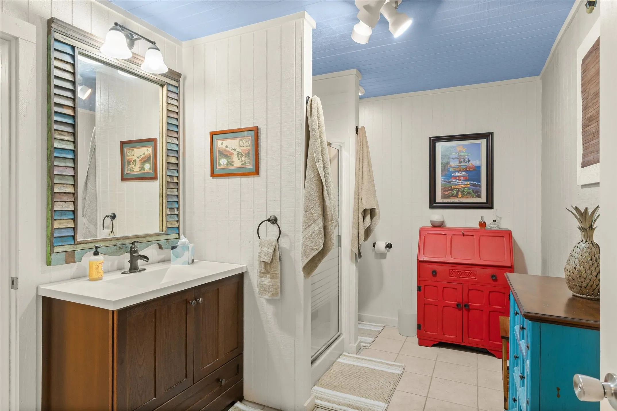 Primary bath with walk i shower