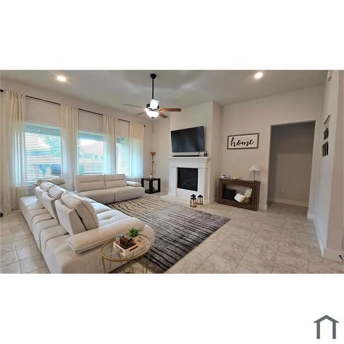 Single Family Residence For Rent in Denton County , 3512 Chacon Creek Trail, Celina, Texas 75078, 5 Bedroom, 3 Bathroom, 2 Garage spaces, 3,100 Sqft, built in 2021, mls#21365768, Real Estate Agent in Celina, Homes For Rent in Denton county, Homes For Rent in Celina, Realtor in Celina Texas, Real Estate Brokerage Independent Realty Texas, Luminita Cordes Realtor