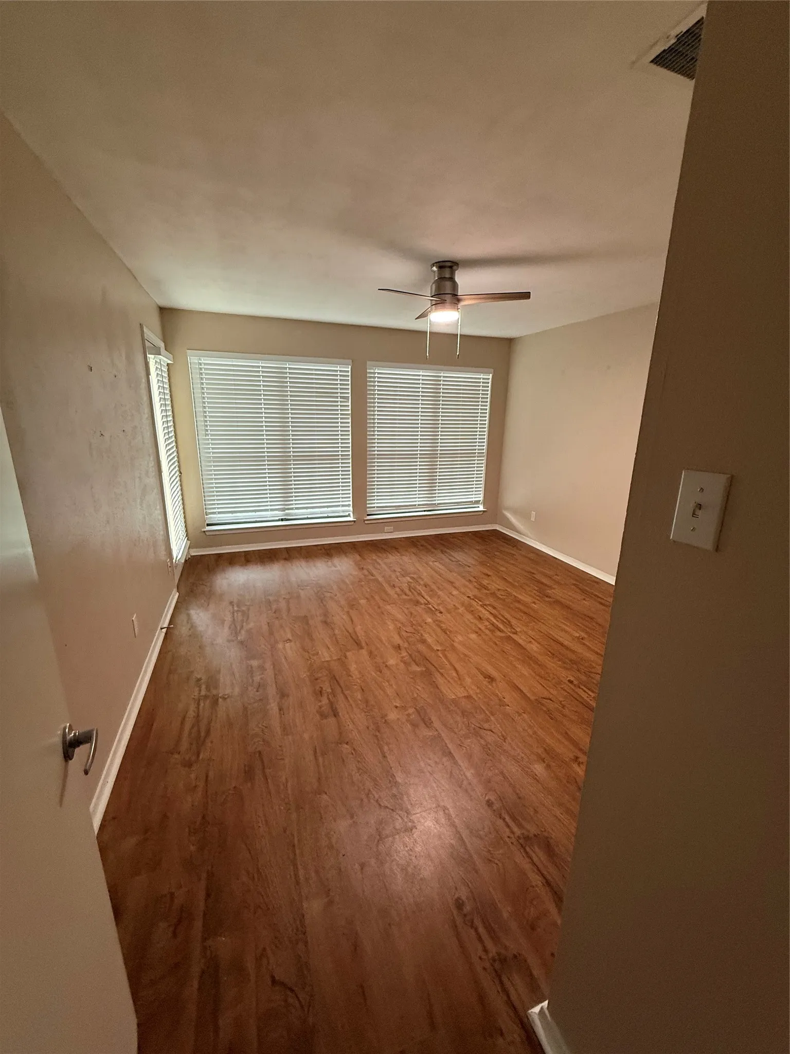 Condominium For Rent in Rockwall County , 142 Henry M Chandler Drive, Rockwall, Texas 75032, 2 Bedroom, 2 Bathroom, Garage spaces, 1,020 Sqft, built in 1983, mls#21364868, Real Estate Agent in Rockwall, Homes For Rent in Rockwall county, Homes For Rent in Rockwall, Realtor in Rockwall Texas, Real Estate Brokerage Independent Realty Texas, Luminita Cordes Realtor