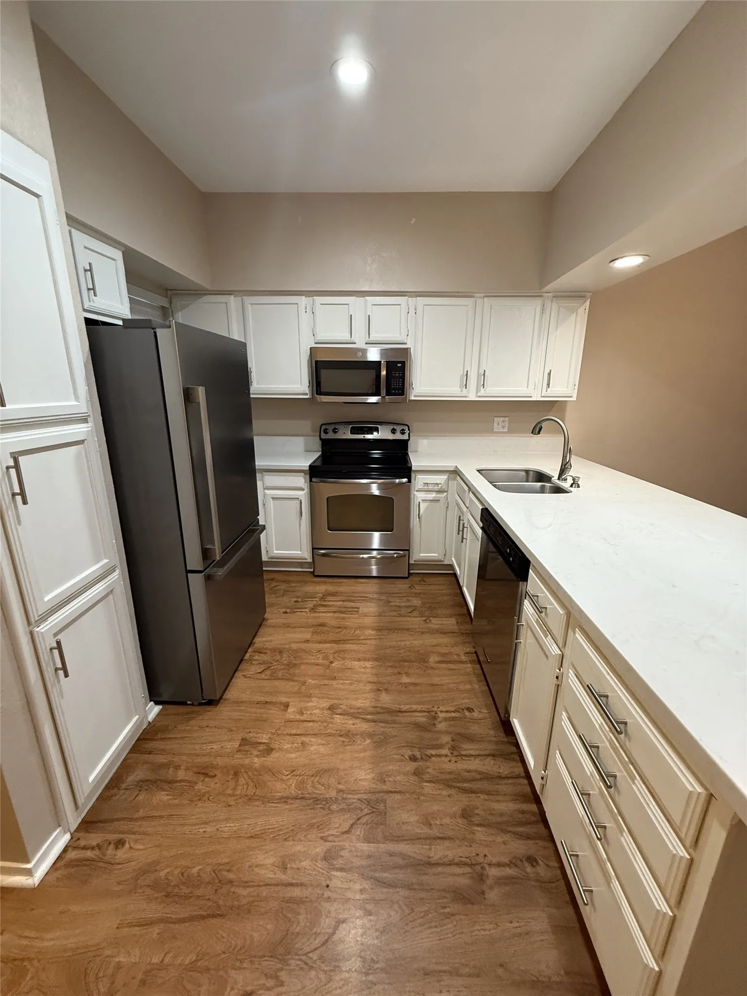 Updated with Quartz Counters + New Fridge!