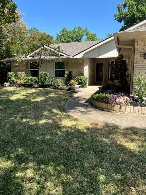 Single Family Residence For Sale in Tarrant County , 2846 Columbine Drive, Grapevine, Texas 76051, 3 Bedroom, 2 Bathroom, 2 Garage spaces, 1,796 Sqft, built in 1977, mls#21358048, Real Estate Agent in Grapevine, Homes For Sale in Tarrant county, Homes For Sale in Grapevine, Realtor in Grapevine Texas, Real Estate Brokerage Independent Realty Texas, Luminita Cordes Realtor