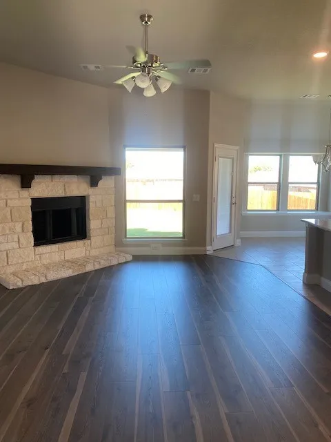 Single Family Residence For Rent in Grayson County , 2609 Saint Lawrence Drive, Sherman, Texas 75092, 3 Bedroom, 2 Bathroom, 2 Garage spaces, 1,826 Sqft, built in 2022, mls#21365761, Real Estate Agent in Sherman, Homes For Rent in Grayson county, Homes For Rent in Sherman, Realtor in Sherman Texas, Real Estate Brokerage Independent Realty Texas, Luminita Cordes Realtor