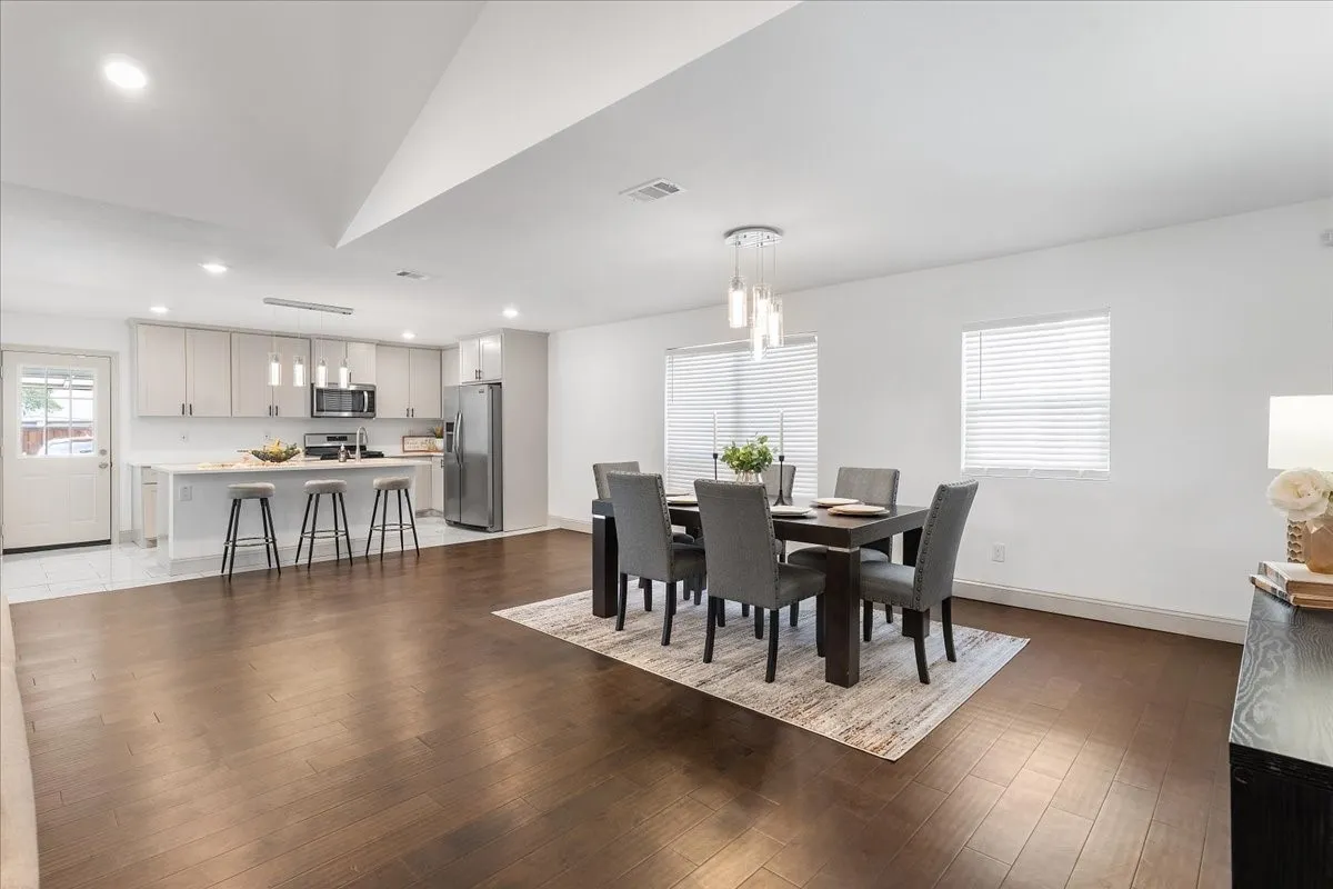 Single Family Residence For Sale in Denton County , 1732 Brighton Drive, Carrollton, Texas 75007, 4 Bedroom, 2 Bathroom, 2 Garage spaces, 1,915 Sqft, built in 1983, mls#21361846, Real Estate Agent in Carrollton, Homes For Sale in Denton county, Homes For Sale in Carrollton, Realtor in Carrollton Texas, Real Estate Brokerage Independent Realty Texas, Luminita Cordes Realtor