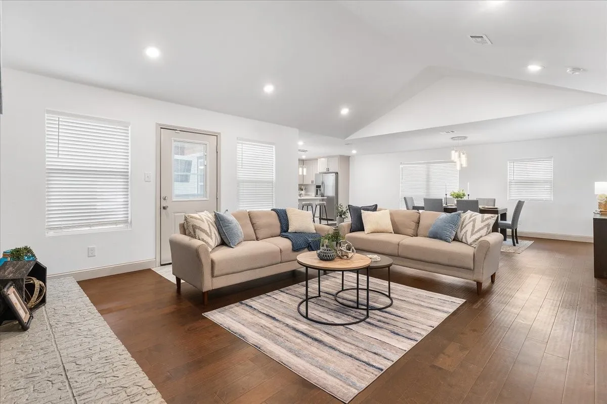 Single Family Residence For Sale in Denton County , 1732 Brighton Drive, Carrollton, Texas 75007, 4 Bedroom, 2 Bathroom, 2 Garage spaces, 1,915 Sqft, built in 1983, mls#21361846, Real Estate Agent in Carrollton, Homes For Sale in Denton county, Homes For Sale in Carrollton, Realtor in Carrollton Texas, Real Estate Brokerage Independent Realty Texas, Luminita Cordes Realtor