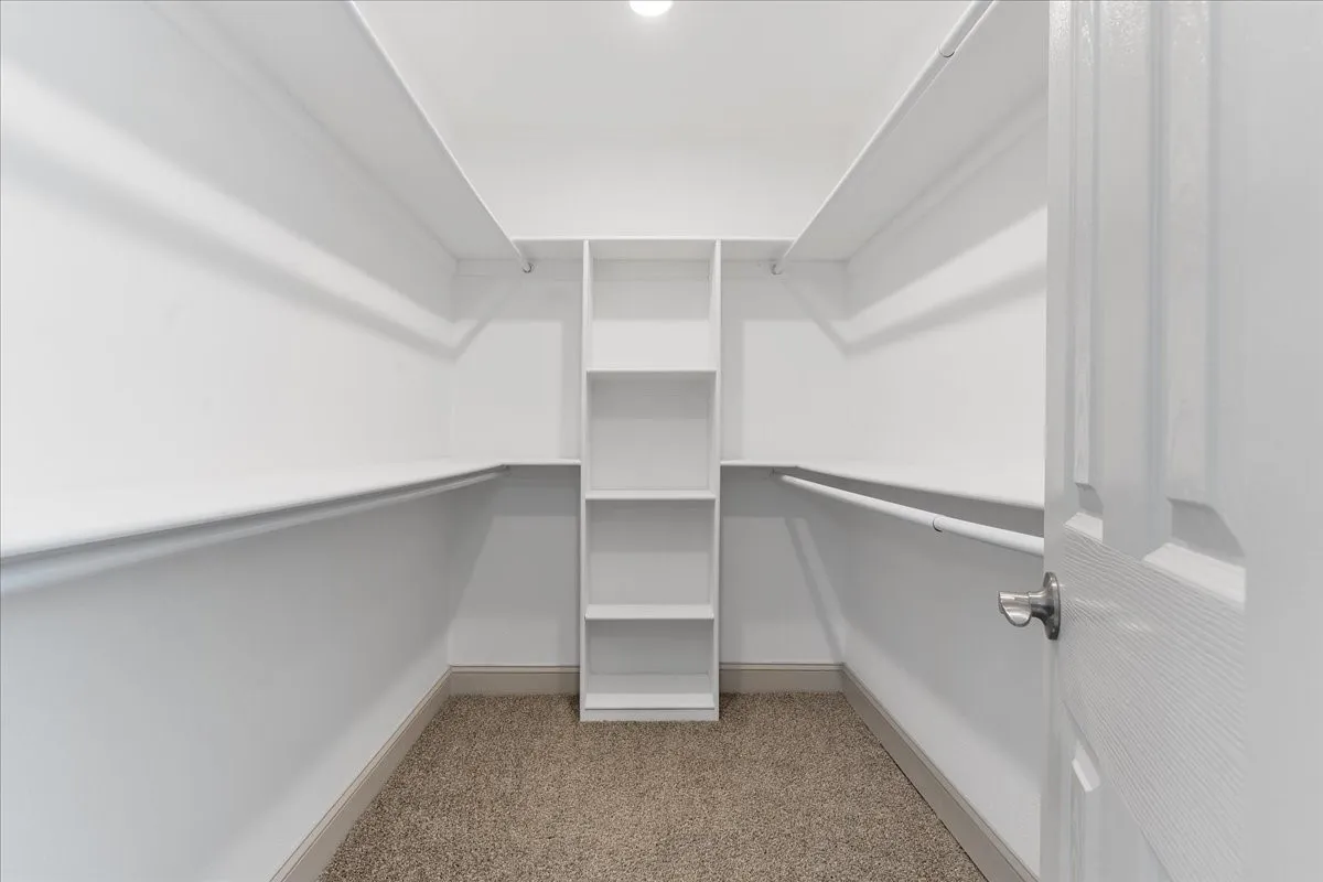 Single Family Residence For Sale in Denton County , 1732 Brighton Drive, Carrollton, Texas 75007, 4 Bedroom, 2 Bathroom, 2 Garage spaces, 1,915 Sqft, built in 1983, mls#21361846, Real Estate Agent in Carrollton, Homes For Sale in Denton county, Homes For Sale in Carrollton, Realtor in Carrollton Texas, Real Estate Brokerage Independent Realty Texas, Luminita Cordes Realtor