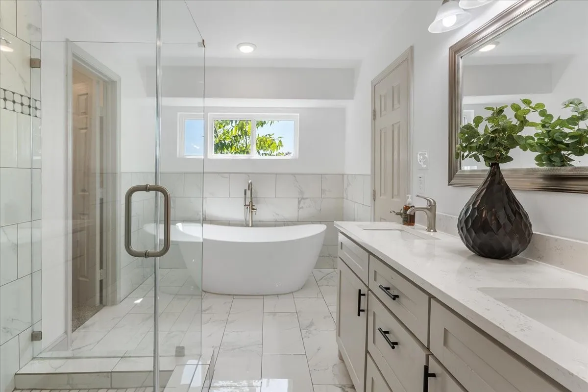 Single Family Residence For Sale in Denton County , 1732 Brighton Drive, Carrollton, Texas 75007, 4 Bedroom, 2 Bathroom, 2 Garage spaces, 1,915 Sqft, built in 1983, mls#21361846, Real Estate Agent in Carrollton, Homes For Sale in Denton county, Homes For Sale in Carrollton, Realtor in Carrollton Texas, Real Estate Brokerage Independent Realty Texas, Luminita Cordes Realtor
