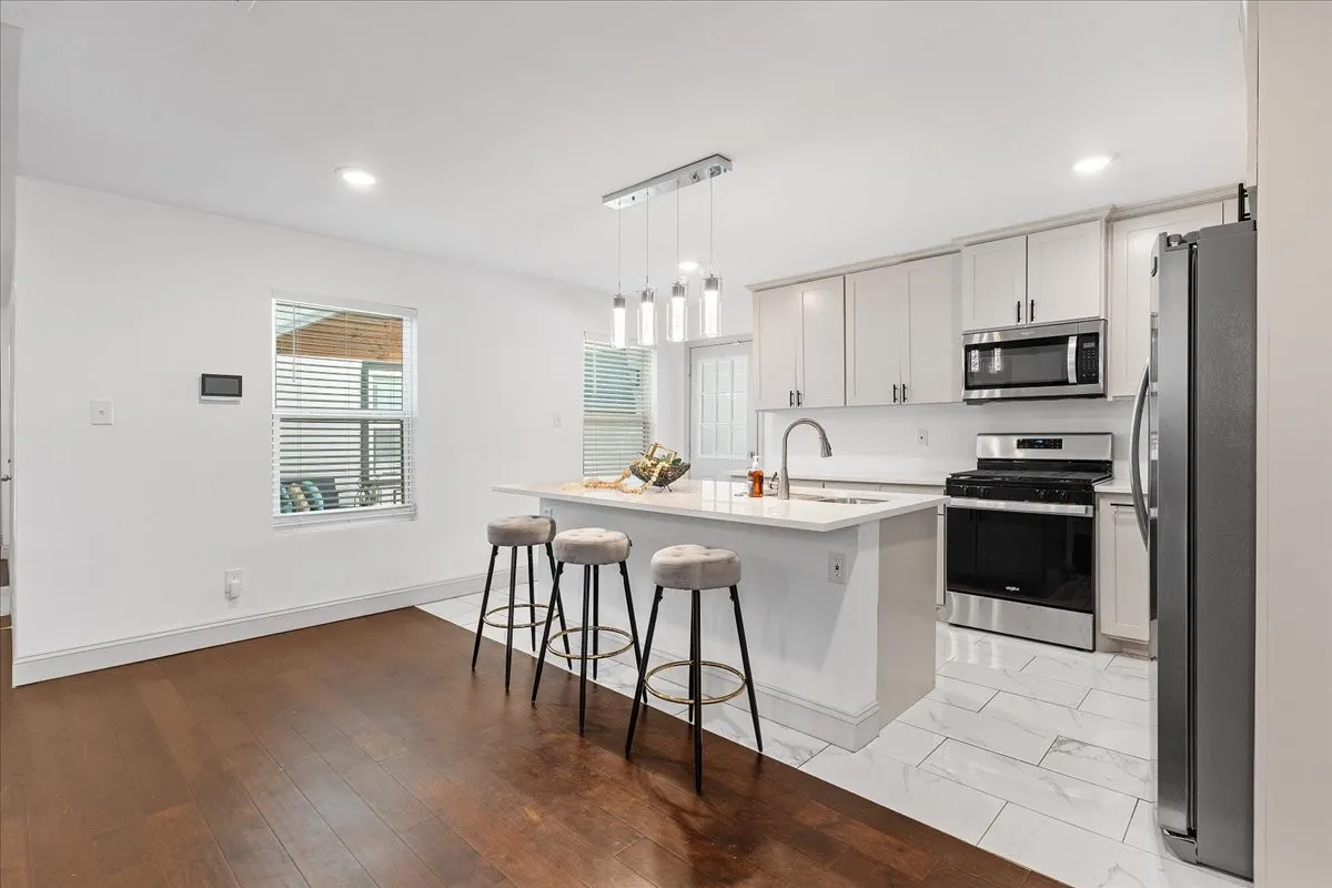 Single Family Residence For Sale in Denton County , 1732 Brighton Drive, Carrollton, Texas 75007, 4 Bedroom, 2 Bathroom, 2 Garage spaces, 1,915 Sqft, built in 1983, mls#21361846, Real Estate Agent in Carrollton, Homes For Sale in Denton county, Homes For Sale in Carrollton, Realtor in Carrollton Texas, Real Estate Brokerage Independent Realty Texas, Luminita Cordes Realtor