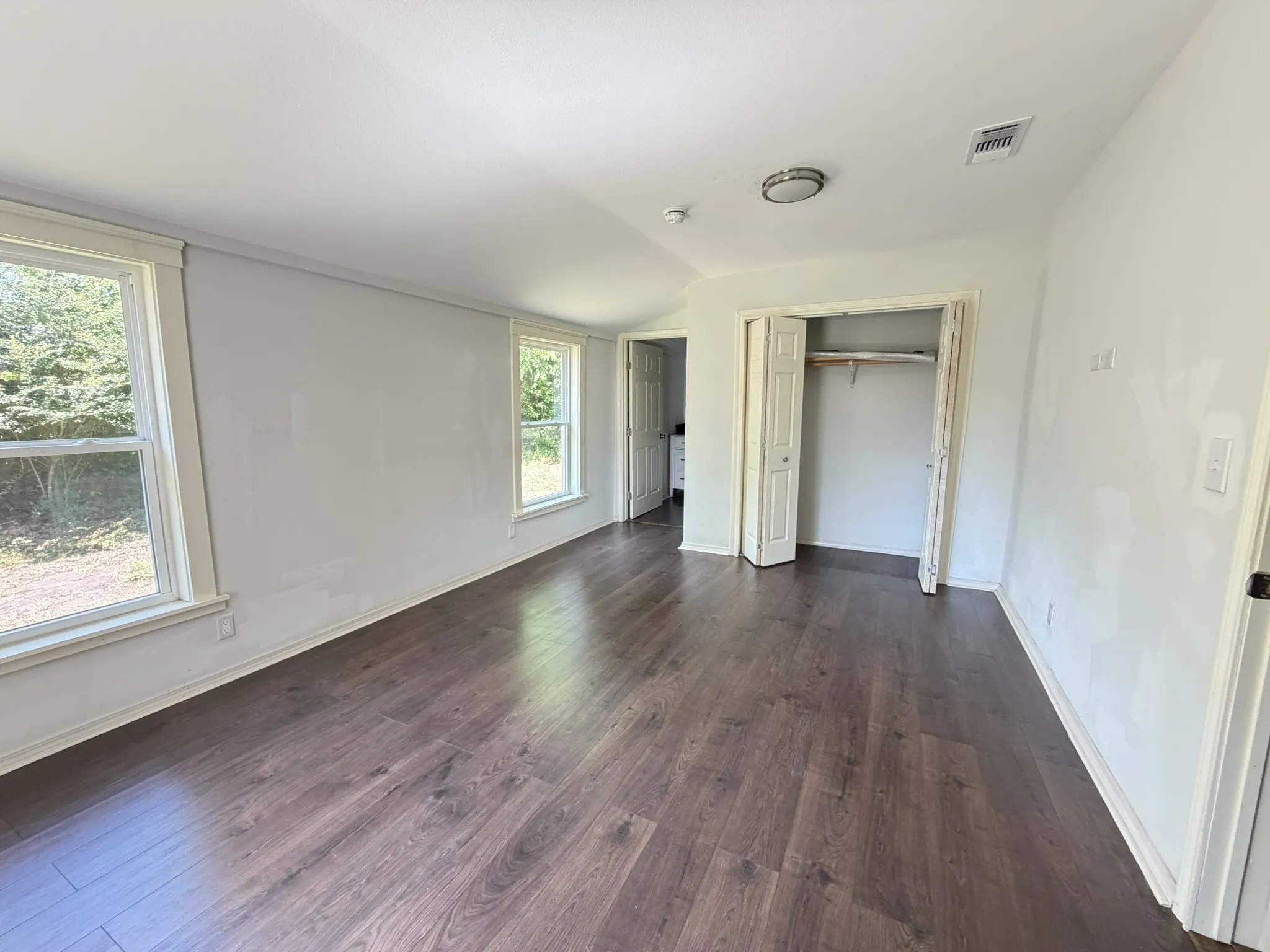 Single Family Residence For Sale in Wood County , 206 LIVE OAK, Winnsboro, Texas 75494, 3 Bedroom, 2 Bathroom, Garage spaces, 1,310 Sqft, built in 1910, mls#21358870, Real Estate Agent in Winnsboro, Homes For Sale in Wood county, Homes For Sale in Winnsboro, Realtor in Winnsboro Texas, Real Estate Brokerage Independent Realty Texas, Luminita Cordes Realtor