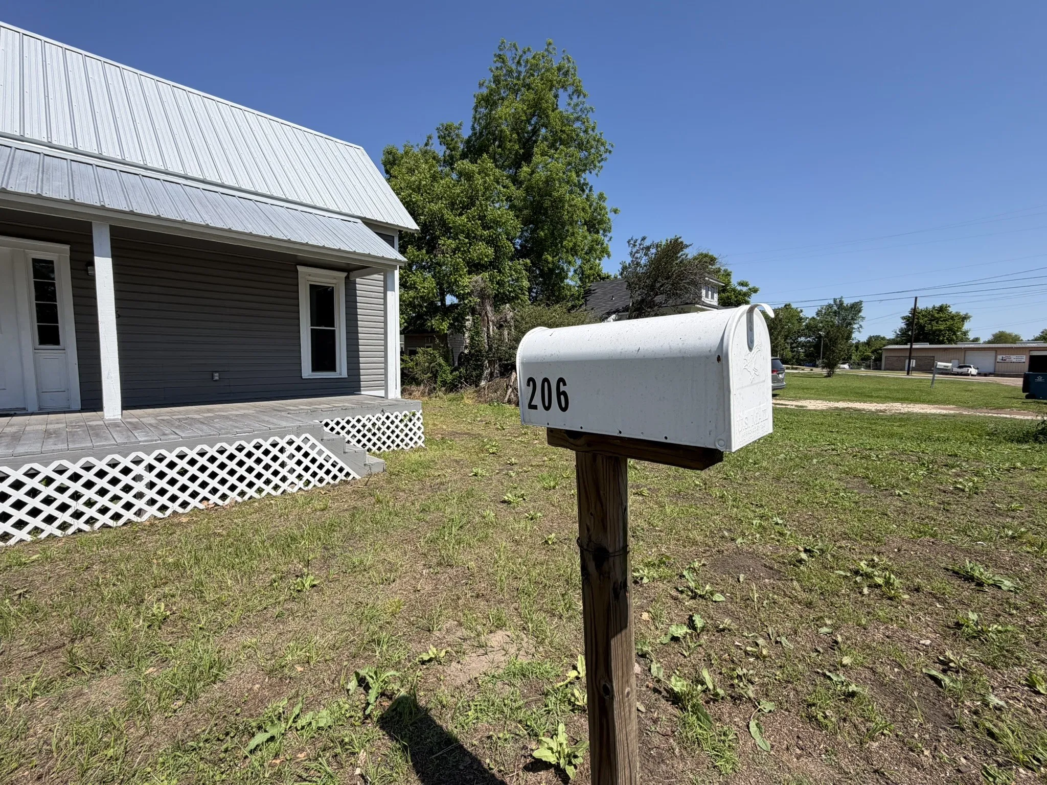 Single Family Residence For Sale in Wood County , 206 LIVE OAK, Winnsboro, Texas 75494, 3 Bedroom, 2 Bathroom, Garage spaces, 1,310 Sqft, built in 1910, mls#21358870, Real Estate Agent in Winnsboro, Homes For Sale in Wood county, Homes For Sale in Winnsboro, Realtor in Winnsboro Texas, Real Estate Brokerage Independent Realty Texas, Luminita Cordes Realtor