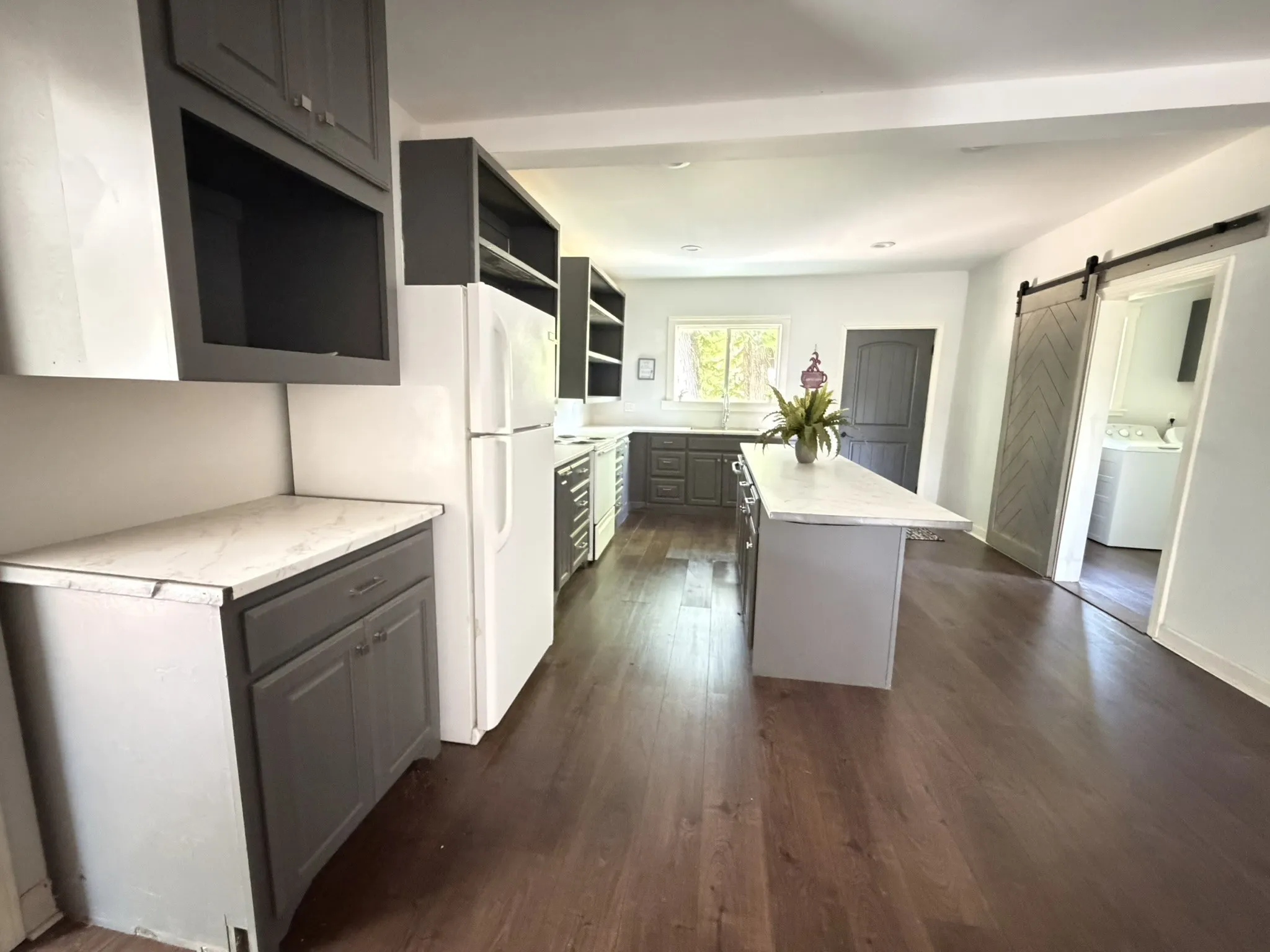 Single Family Residence For Sale in Wood County , 206 LIVE OAK, Winnsboro, Texas 75494, 3 Bedroom, 2 Bathroom, Garage spaces, 1,310 Sqft, built in 1910, mls#21358870, Real Estate Agent in Winnsboro, Homes For Sale in Wood county, Homes For Sale in Winnsboro, Realtor in Winnsboro Texas, Real Estate Brokerage Independent Realty Texas, Luminita Cordes Realtor