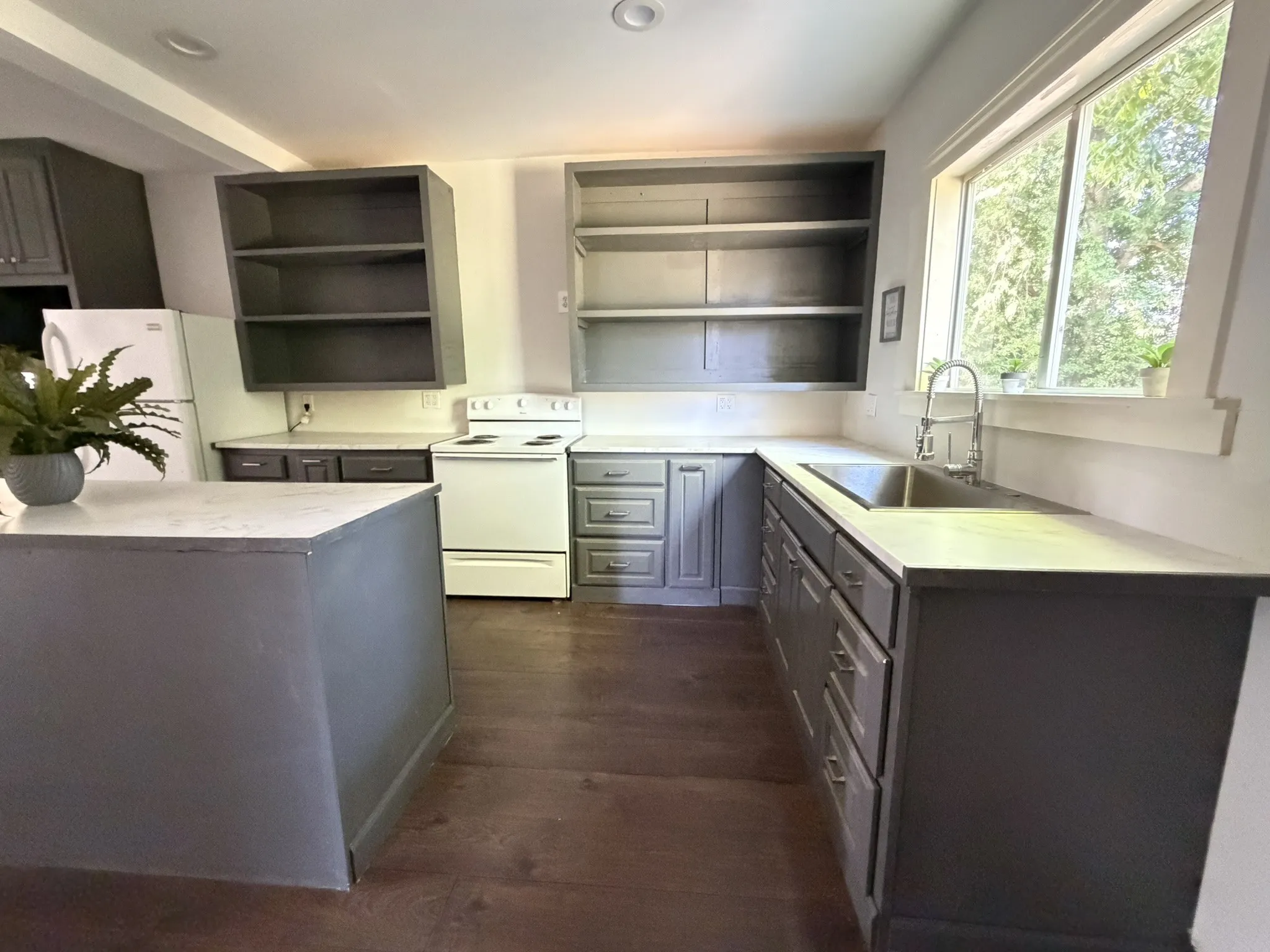 Single Family Residence For Sale in Wood County , 206 LIVE OAK, Winnsboro, Texas 75494, 3 Bedroom, 2 Bathroom, Garage spaces, 1,310 Sqft, built in 1910, mls#21358870, Real Estate Agent in Winnsboro, Homes For Sale in Wood county, Homes For Sale in Winnsboro, Realtor in Winnsboro Texas, Real Estate Brokerage Independent Realty Texas, Luminita Cordes Realtor