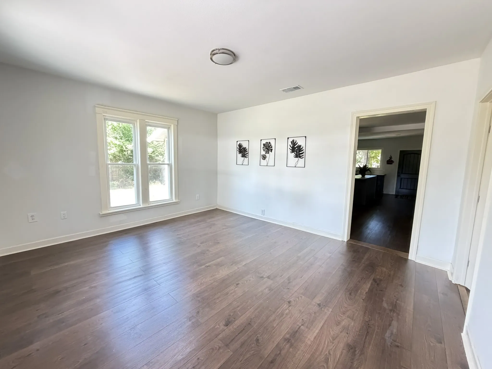 Single Family Residence For Sale in Wood County , 206 LIVE OAK, Winnsboro, Texas 75494, 3 Bedroom, 2 Bathroom, Garage spaces, 1,310 Sqft, built in 1910, mls#21358870, Real Estate Agent in Winnsboro, Homes For Sale in Wood county, Homes For Sale in Winnsboro, Realtor in Winnsboro Texas, Real Estate Brokerage Independent Realty Texas, Luminita Cordes Realtor