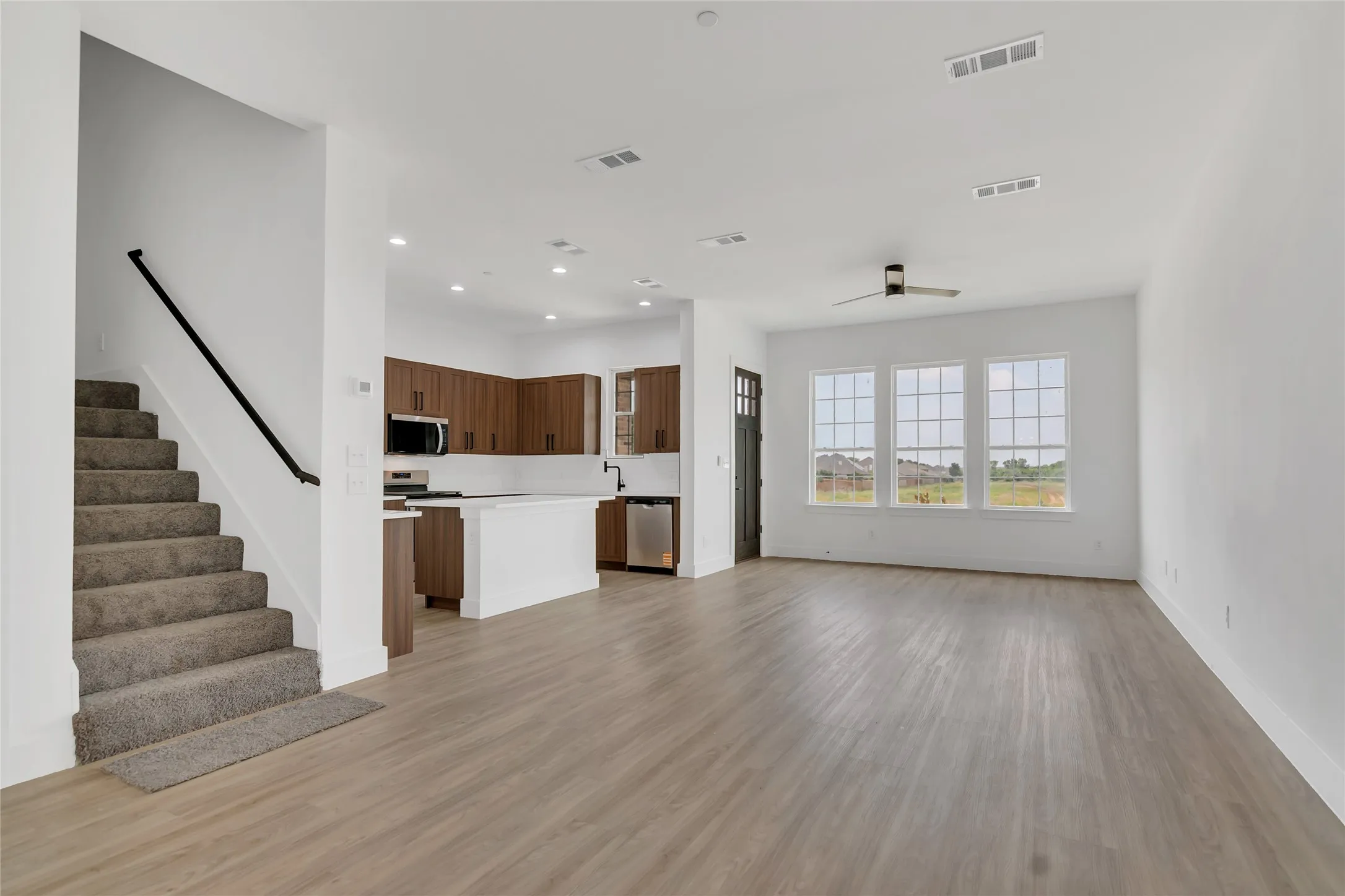 Townhouse For Rent in Dallas County , 3411 Sanjeev Drive, Irving, Texas 75060, 3 Bedroom, 3 Bathroom, 2 Garage spaces, 2,230 Sqft, built in 2024, mls#21365774, Real Estate Agent in Irving, Homes For Rent in Dallas county, Homes For Rent in Irving, Realtor in Irving Texas, Real Estate Brokerage Independent Realty Texas, Luminita Cordes Realtor