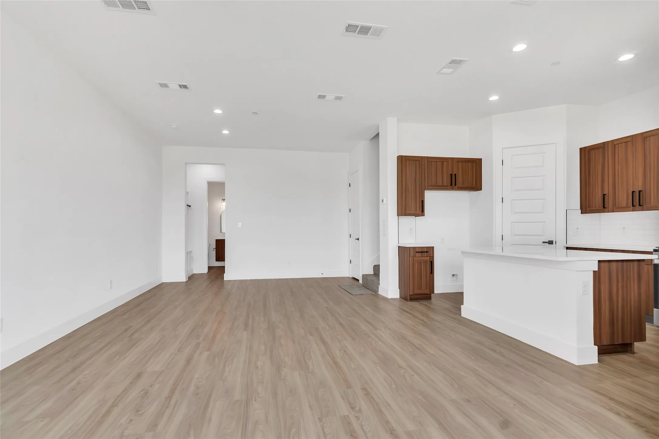 Townhouse For Rent in Dallas County , 3411 Sanjeev Drive, Irving, Texas 75060, 3 Bedroom, 3 Bathroom, 2 Garage spaces, 2,230 Sqft, built in 2024, mls#21365774, Real Estate Agent in Irving, Homes For Rent in Dallas county, Homes For Rent in Irving, Realtor in Irving Texas, Real Estate Brokerage Independent Realty Texas, Luminita Cordes Realtor