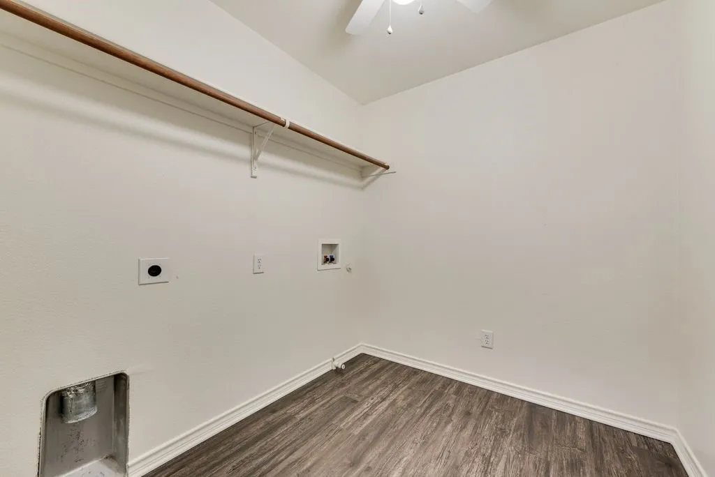 Single Family Residence For Rent in Kaufman County , 123 Southwestern Drive, Forney, Texas 75126, 4 Bedroom, 3 Bathroom, 2 Garage spaces, 2,517 Sqft, built in 2006, Price $2,350, mls#21365775, Real Estate Agent in Forney, Homes For Rent in Kaufman county, Homes For Rent in Forney, Realtor in Forney Texas, Real Estate Brokerage Independent Realty Texas, Luminita Cordes Realtor