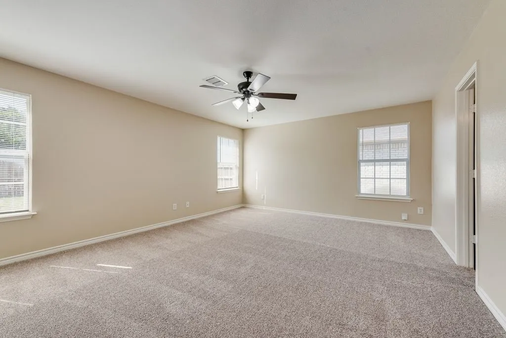 Single Family Residence For Rent in Kaufman County , 123 Southwestern Drive, Forney, Texas 75126, 4 Bedroom, 3 Bathroom, 2 Garage spaces, 2,517 Sqft, built in 2006, Price $2,350, mls#21365775, Real Estate Agent in Forney, Homes For Rent in Kaufman county, Homes For Rent in Forney, Realtor in Forney Texas, Real Estate Brokerage Independent Realty Texas, Luminita Cordes Realtor