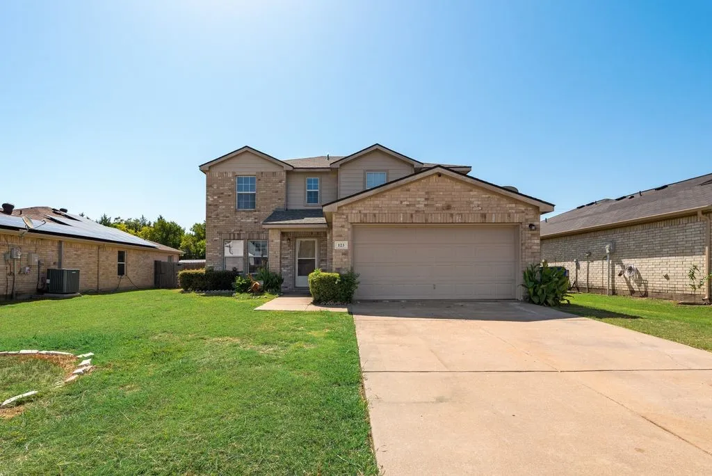 Single Family Residence For Rent in Kaufman County , 123 Southwestern Drive, Forney, Texas 75126, 4 Bedroom, 3 Bathroom, 2 Garage spaces, 2,517 Sqft, built in 2006, Price $2,350, mls#21365775, Real Estate Agent in Forney, Homes For Rent in Kaufman county, Homes For Rent in Forney, Realtor in Forney Texas, Real Estate Brokerage Independent Realty Texas, Luminita Cordes Realtor