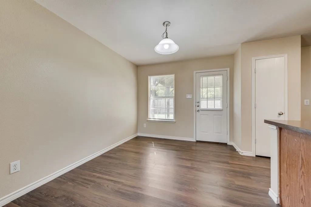 Single Family Residence For Rent in Kaufman County , 123 Southwestern Drive, Forney, Texas 75126, 4 Bedroom, 3 Bathroom, 2 Garage spaces, 2,517 Sqft, built in 2006, Price $2,350, mls#21365775, Real Estate Agent in Forney, Homes For Rent in Kaufman county, Homes For Rent in Forney, Realtor in Forney Texas, Real Estate Brokerage Independent Realty Texas, Luminita Cordes Realtor