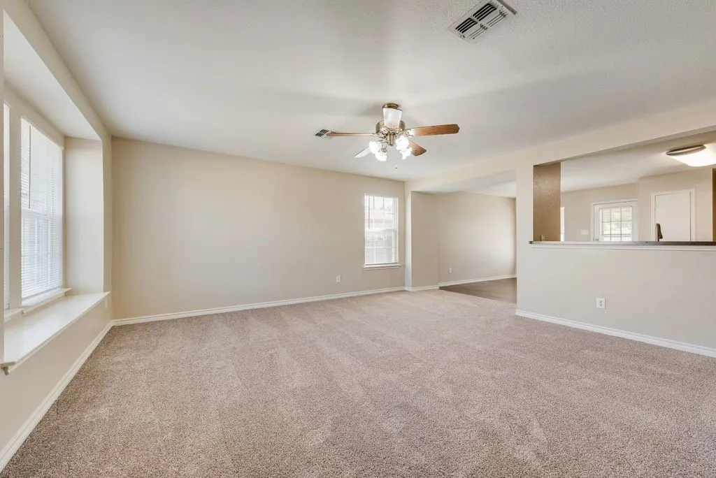 Single Family Residence For Rent in Kaufman County , 123 Southwestern Drive, Forney, Texas 75126, 4 Bedroom, 3 Bathroom, 2 Garage spaces, 2,517 Sqft, built in 2006, Price $2,350, mls#21365775, Real Estate Agent in Forney, Homes For Rent in Kaufman county, Homes For Rent in Forney, Realtor in Forney Texas, Real Estate Brokerage Independent Realty Texas, Luminita Cordes Realtor