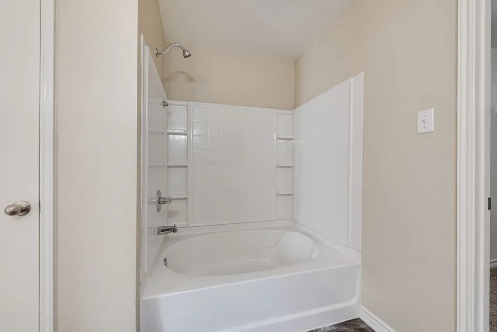 Single Family Residence For Rent in Kaufman County , 123 Southwestern Drive, Forney, Texas 75126, 4 Bedroom, 3 Bathroom, 2 Garage spaces, 2,517 Sqft, built in 2006, Price $2,350, mls#21365775, Real Estate Agent in Forney, Homes For Rent in Kaufman county, Homes For Rent in Forney, Realtor in Forney Texas, Real Estate Brokerage Independent Realty Texas, Luminita Cordes Realtor