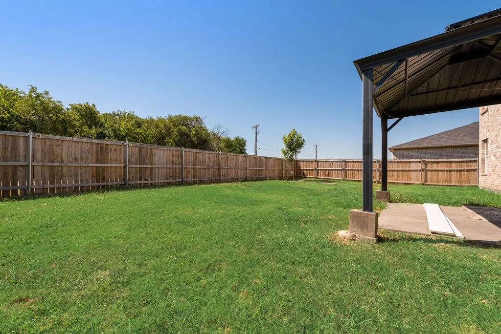 Single Family Residence For Rent in Kaufman County , 123 Southwestern Drive, Forney, Texas 75126, 4 Bedroom, 3 Bathroom, 2 Garage spaces, 2,517 Sqft, built in 2006, Price $2,350, mls#21365775, Real Estate Agent in Forney, Homes For Rent in Kaufman county, Homes For Rent in Forney, Realtor in Forney Texas, Real Estate Brokerage Independent Realty Texas, Luminita Cordes Realtor