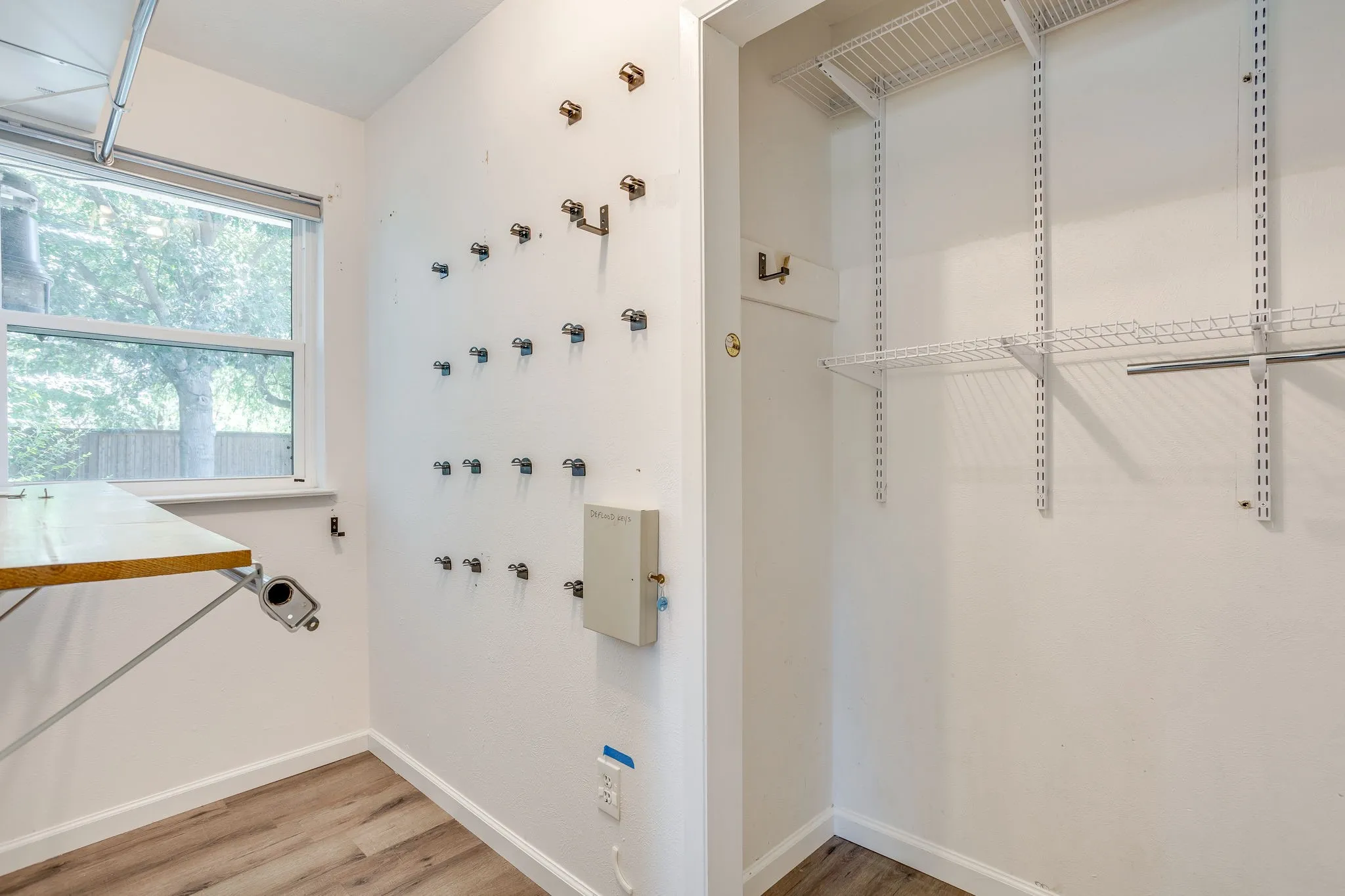 Single Family Residence For Sale in Johnson County , 314 Bernice Court, Burleson, Texas 76028, 2 Bedroom, 2 Bathroom, 2 Garage spaces, 1,174 Sqft, built in 1968, mls#21365700, Real Estate Agent in Burleson, Homes For Sale in Johnson county, Homes For Sale in Burleson, Realtor in Burleson Texas, Real Estate Brokerage Independent Realty Texas, Luminita Cordes Realtor