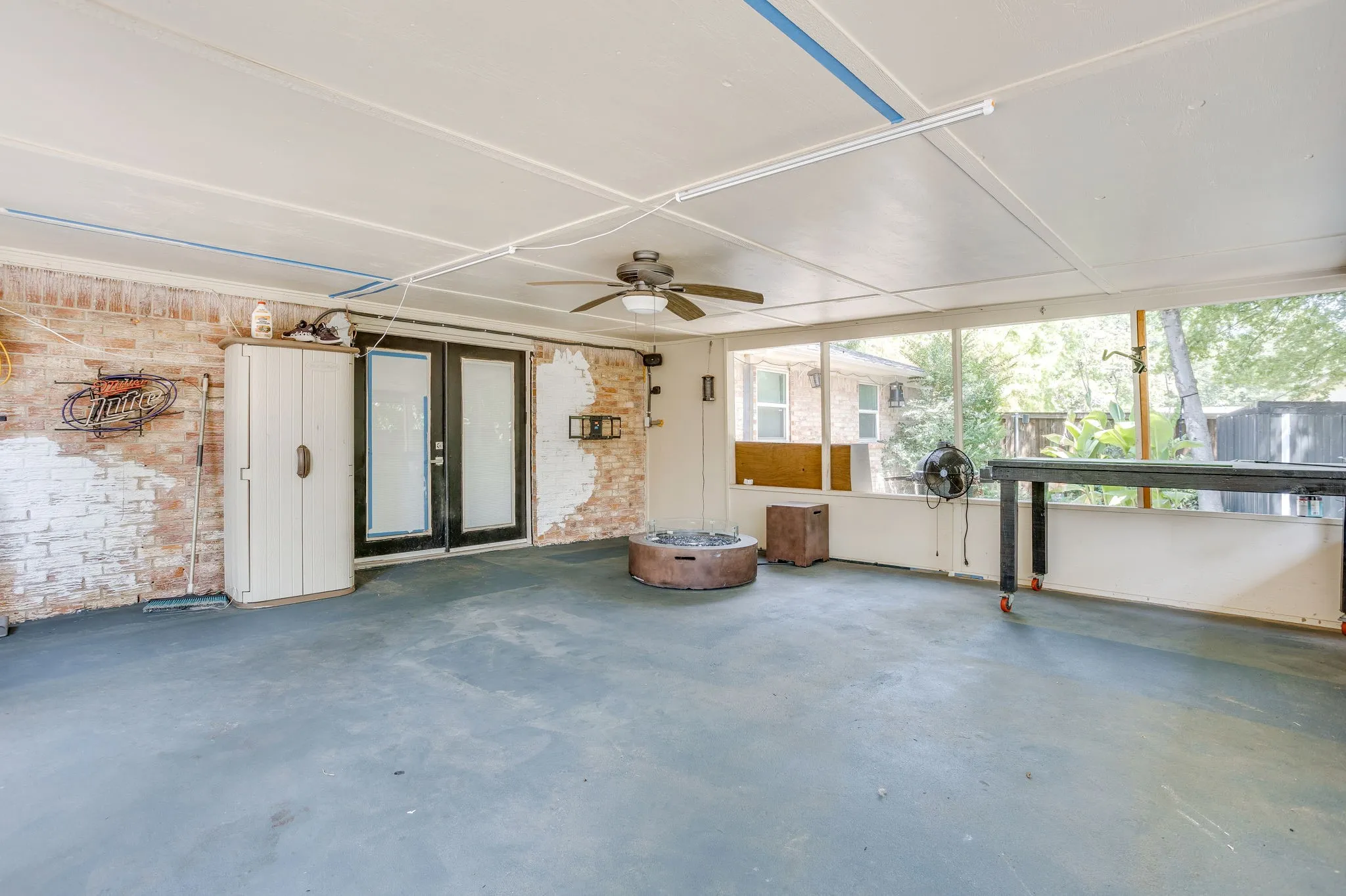 Single Family Residence For Sale in Johnson County , 314 Bernice Court, Burleson, Texas 76028, 2 Bedroom, 2 Bathroom, 2 Garage spaces, 1,174 Sqft, built in 1968, mls#21365700, Real Estate Agent in Burleson, Homes For Sale in Johnson county, Homes For Sale in Burleson, Realtor in Burleson Texas, Real Estate Brokerage Independent Realty Texas, Luminita Cordes Realtor