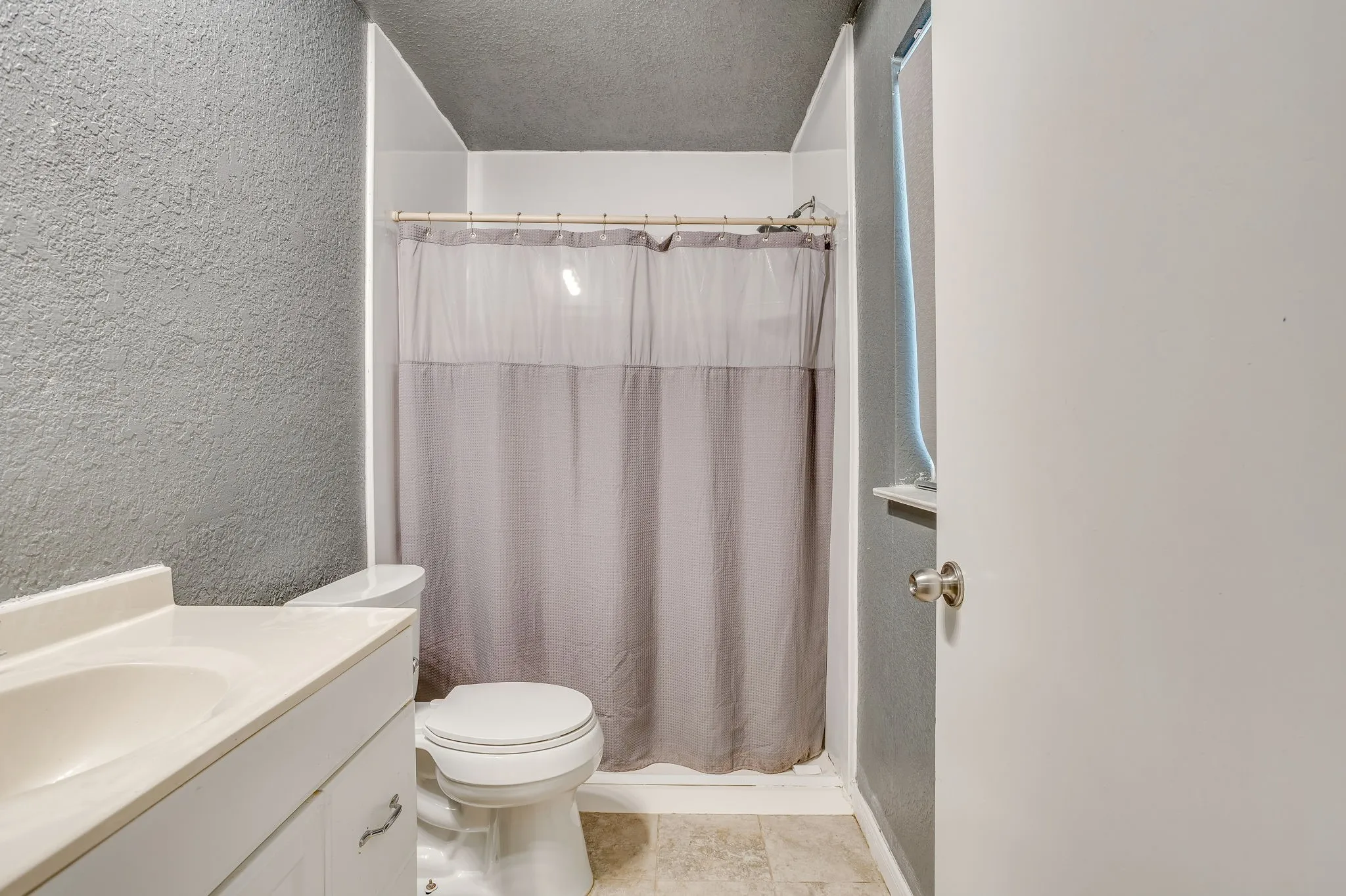 Single Family Residence For Sale in Johnson County , 314 Bernice Court, Burleson, Texas 76028, 2 Bedroom, 2 Bathroom, 2 Garage spaces, 1,174 Sqft, built in 1968, mls#21365700, Real Estate Agent in Burleson, Homes For Sale in Johnson county, Homes For Sale in Burleson, Realtor in Burleson Texas, Real Estate Brokerage Independent Realty Texas, Luminita Cordes Realtor