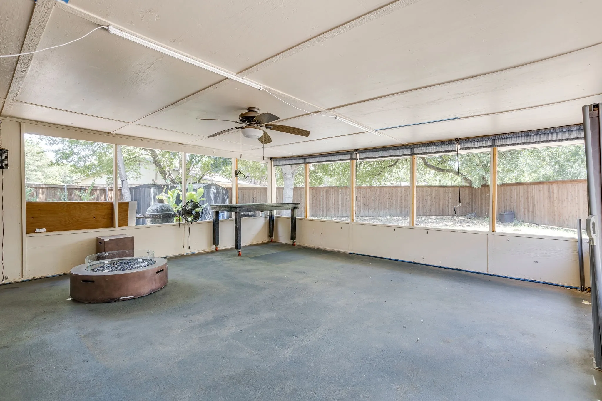 Single Family Residence For Sale in Johnson County , 314 Bernice Court, Burleson, Texas 76028, 2 Bedroom, 2 Bathroom, 2 Garage spaces, 1,174 Sqft, built in 1968, mls#21365700, Real Estate Agent in Burleson, Homes For Sale in Johnson county, Homes For Sale in Burleson, Realtor in Burleson Texas, Real Estate Brokerage Independent Realty Texas, Luminita Cordes Realtor