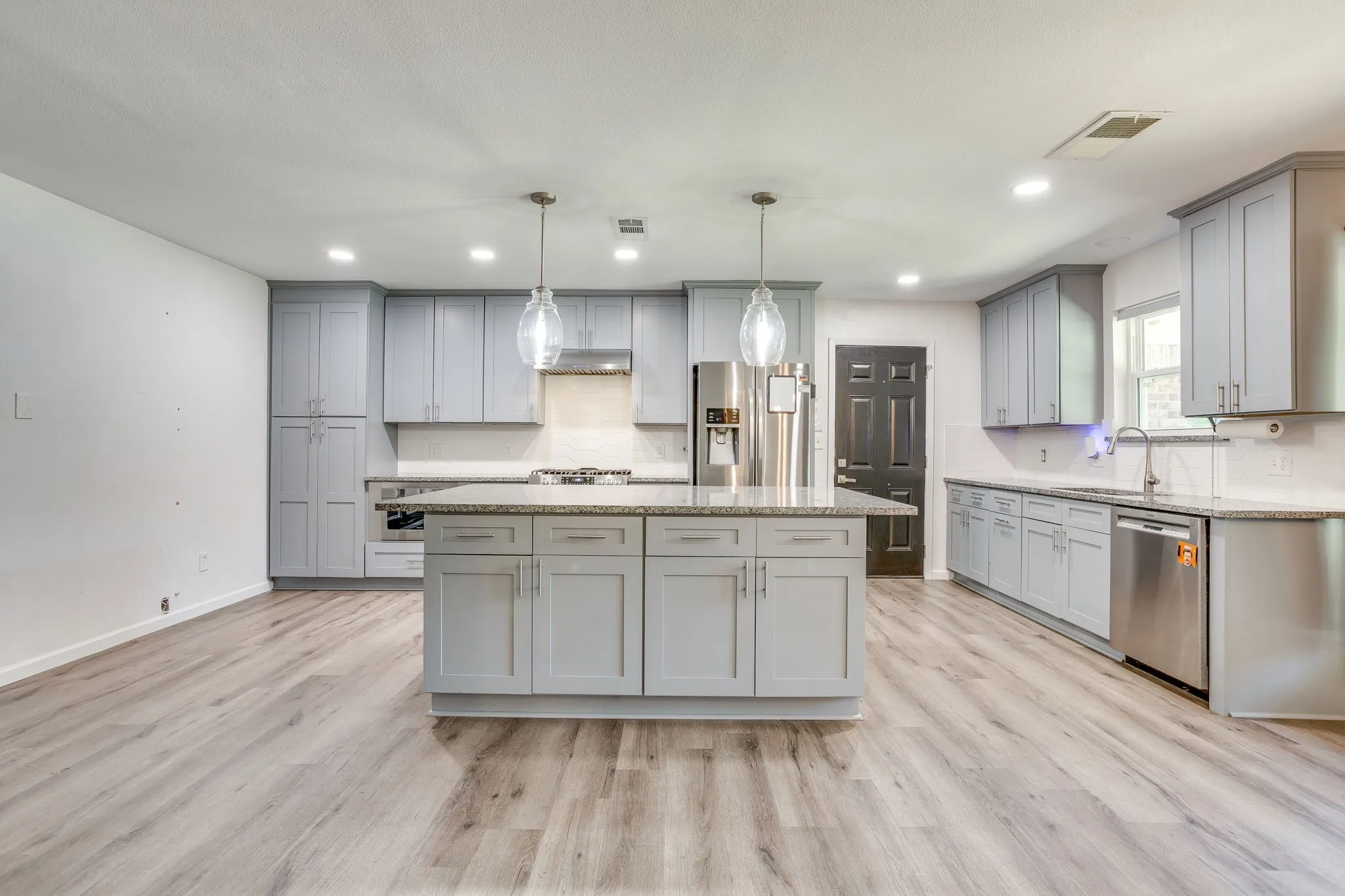 Single Family Residence For Sale in Johnson County , 314 Bernice Court, Burleson, Texas 76028, 2 Bedroom, 2 Bathroom, 2 Garage spaces, 1,174 Sqft, built in 1968, mls#21365700, Real Estate Agent in Burleson, Homes For Sale in Johnson county, Homes For Sale in Burleson, Realtor in Burleson Texas, Real Estate Brokerage Independent Realty Texas, Luminita Cordes Realtor