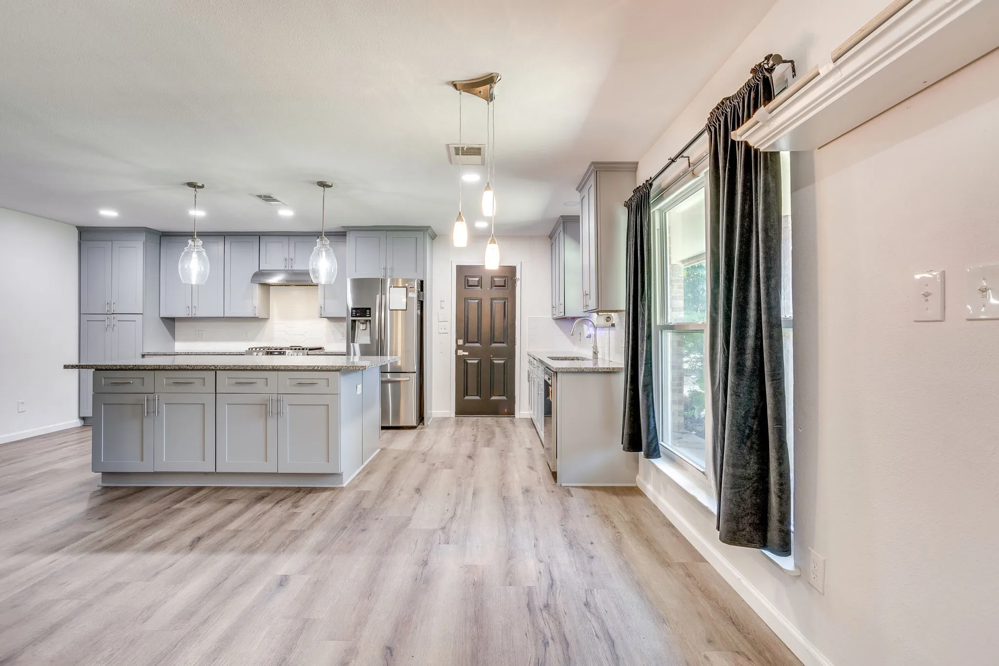 Single Family Residence For Sale in Johnson County , 314 Bernice Court, Burleson, Texas 76028, 2 Bedroom, 2 Bathroom, 2 Garage spaces, 1,174 Sqft, built in 1968, mls#21365700, Real Estate Agent in Burleson, Homes For Sale in Johnson county, Homes For Sale in Burleson, Realtor in Burleson Texas, Real Estate Brokerage Independent Realty Texas, Luminita Cordes Realtor