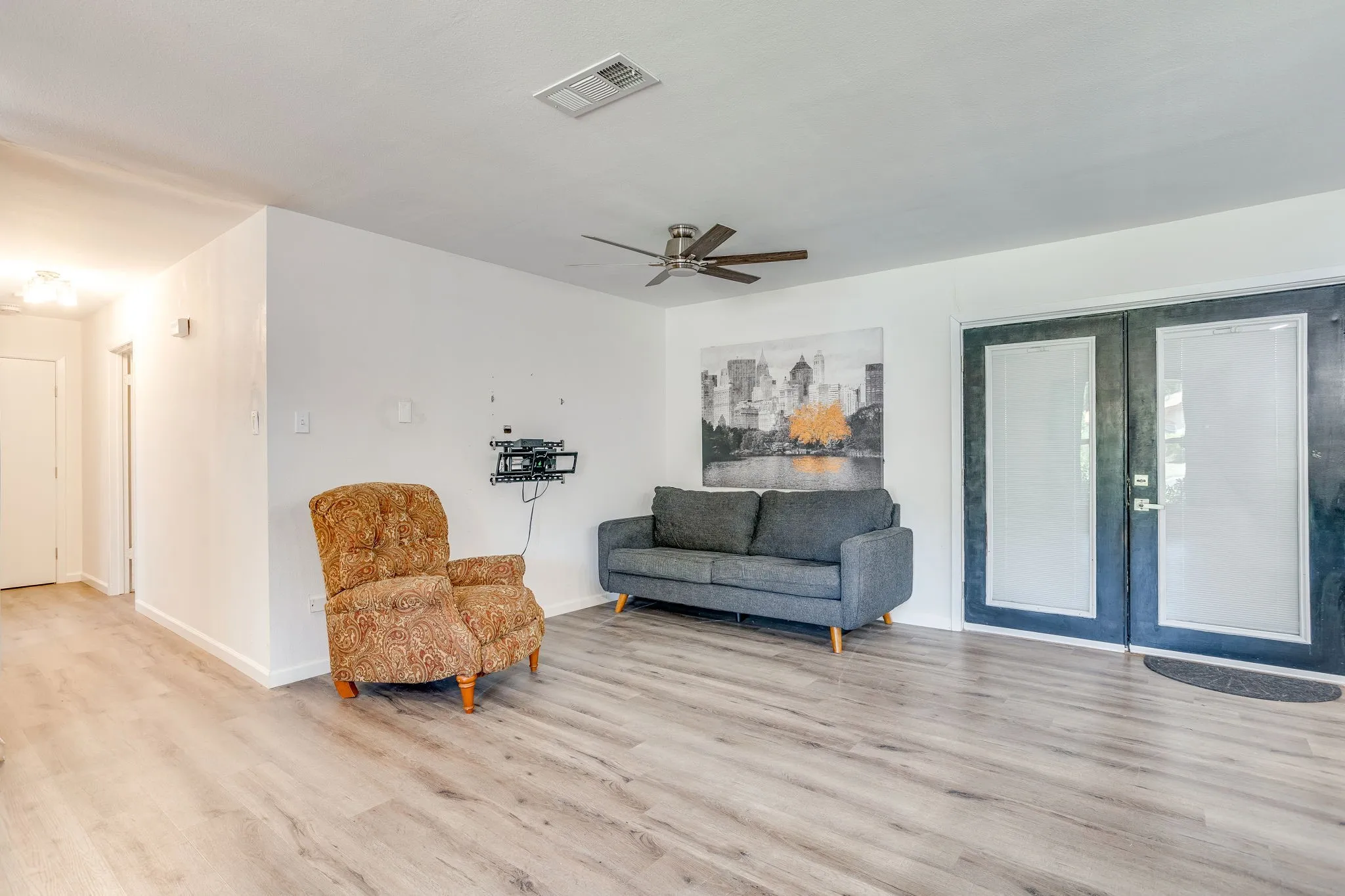 Single Family Residence For Sale in Johnson County , 314 Bernice Court, Burleson, Texas 76028, 2 Bedroom, 2 Bathroom, 2 Garage spaces, 1,174 Sqft, built in 1968, mls#21365700, Real Estate Agent in Burleson, Homes For Sale in Johnson county, Homes For Sale in Burleson, Realtor in Burleson Texas, Real Estate Brokerage Independent Realty Texas, Luminita Cordes Realtor