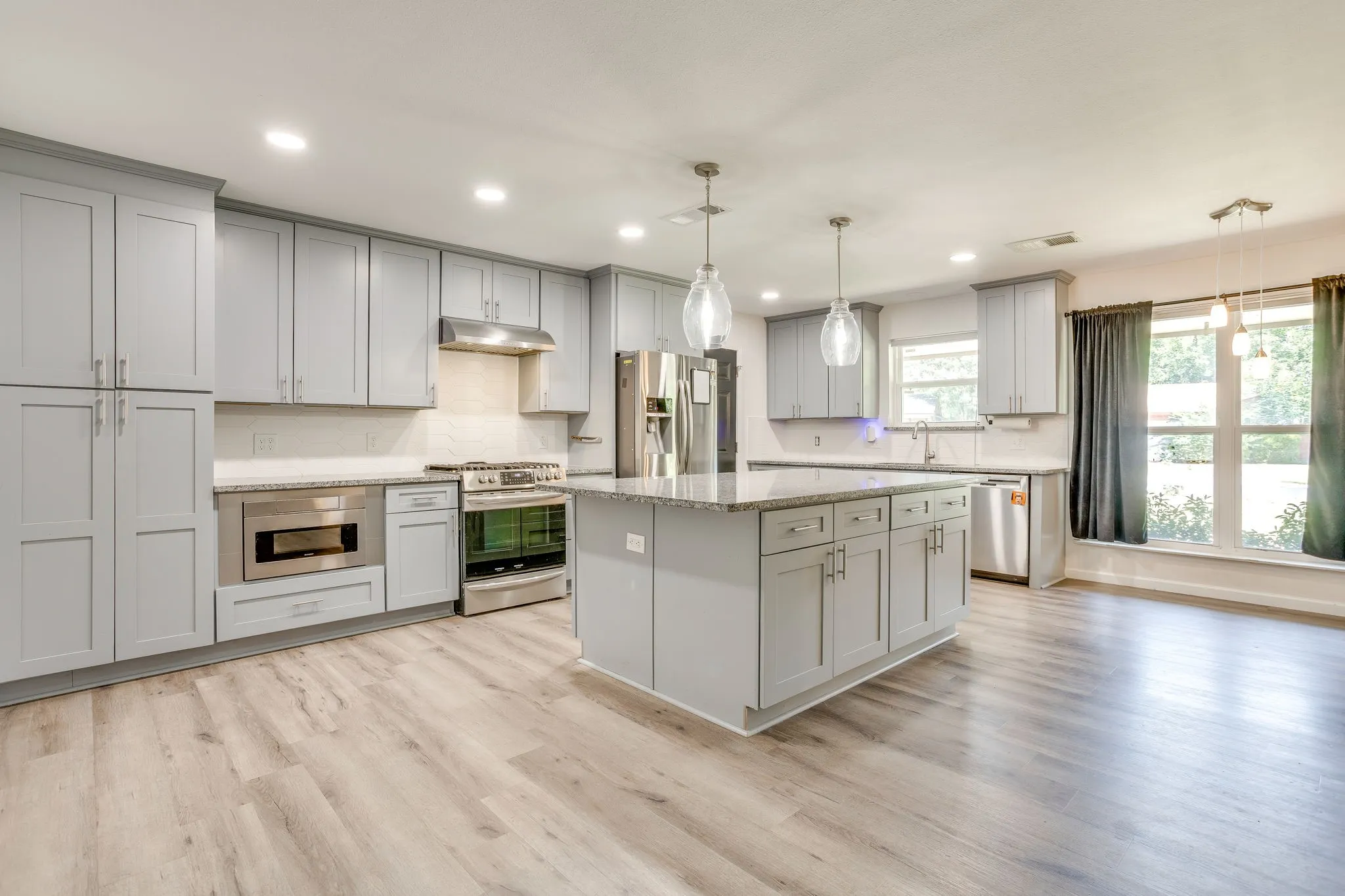 Single Family Residence For Sale in Johnson County , 314 Bernice Court, Burleson, Texas 76028, 2 Bedroom, 2 Bathroom, 2 Garage spaces, 1,174 Sqft, built in 1968, mls#21365700, Real Estate Agent in Burleson, Homes For Sale in Johnson county, Homes For Sale in Burleson, Realtor in Burleson Texas, Real Estate Brokerage Independent Realty Texas, Luminita Cordes Realtor