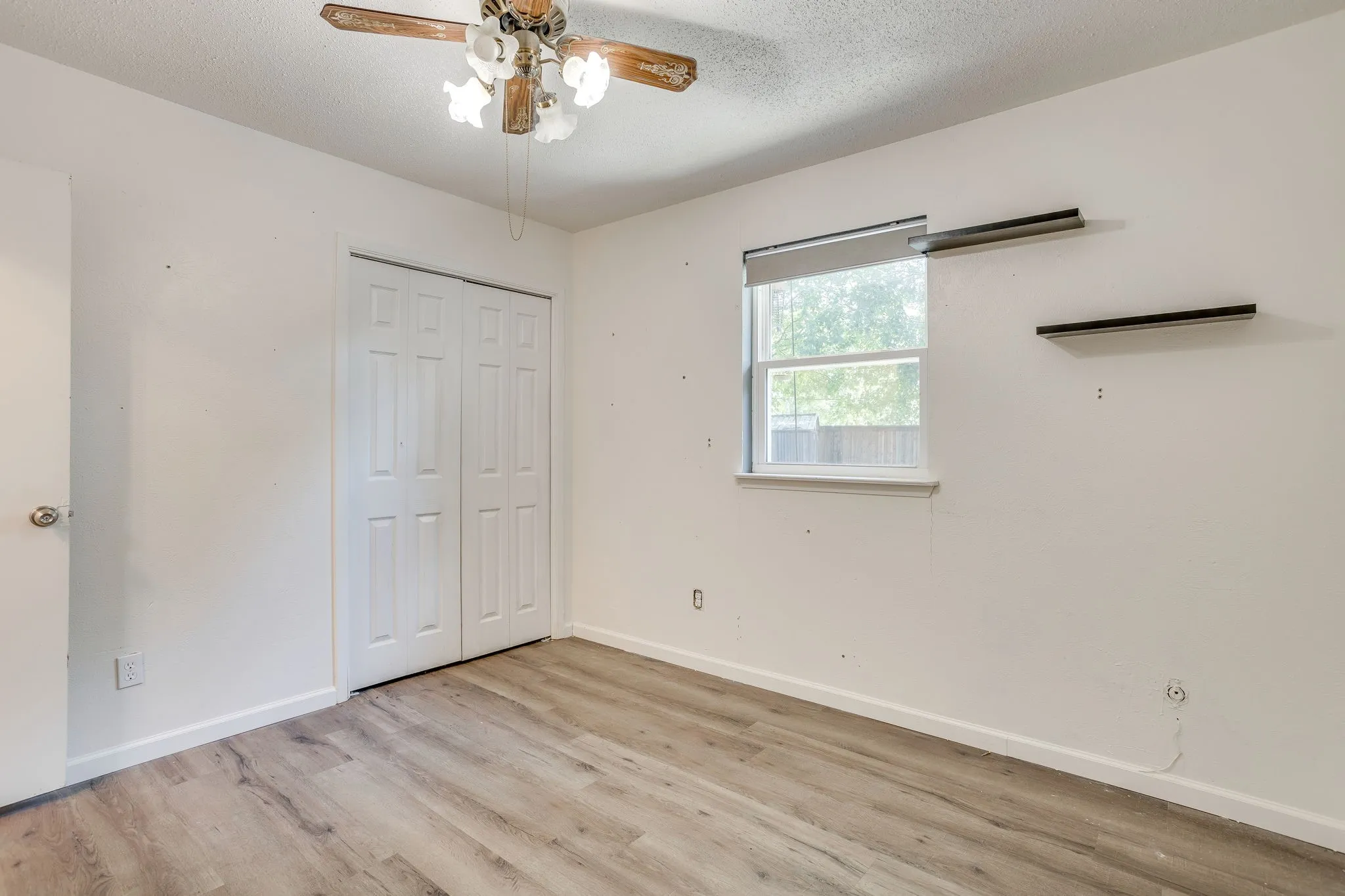 Single Family Residence For Sale in Johnson County , 314 Bernice Court, Burleson, Texas 76028, 2 Bedroom, 2 Bathroom, 2 Garage spaces, 1,174 Sqft, built in 1968, mls#21365700, Real Estate Agent in Burleson, Homes For Sale in Johnson county, Homes For Sale in Burleson, Realtor in Burleson Texas, Real Estate Brokerage Independent Realty Texas, Luminita Cordes Realtor