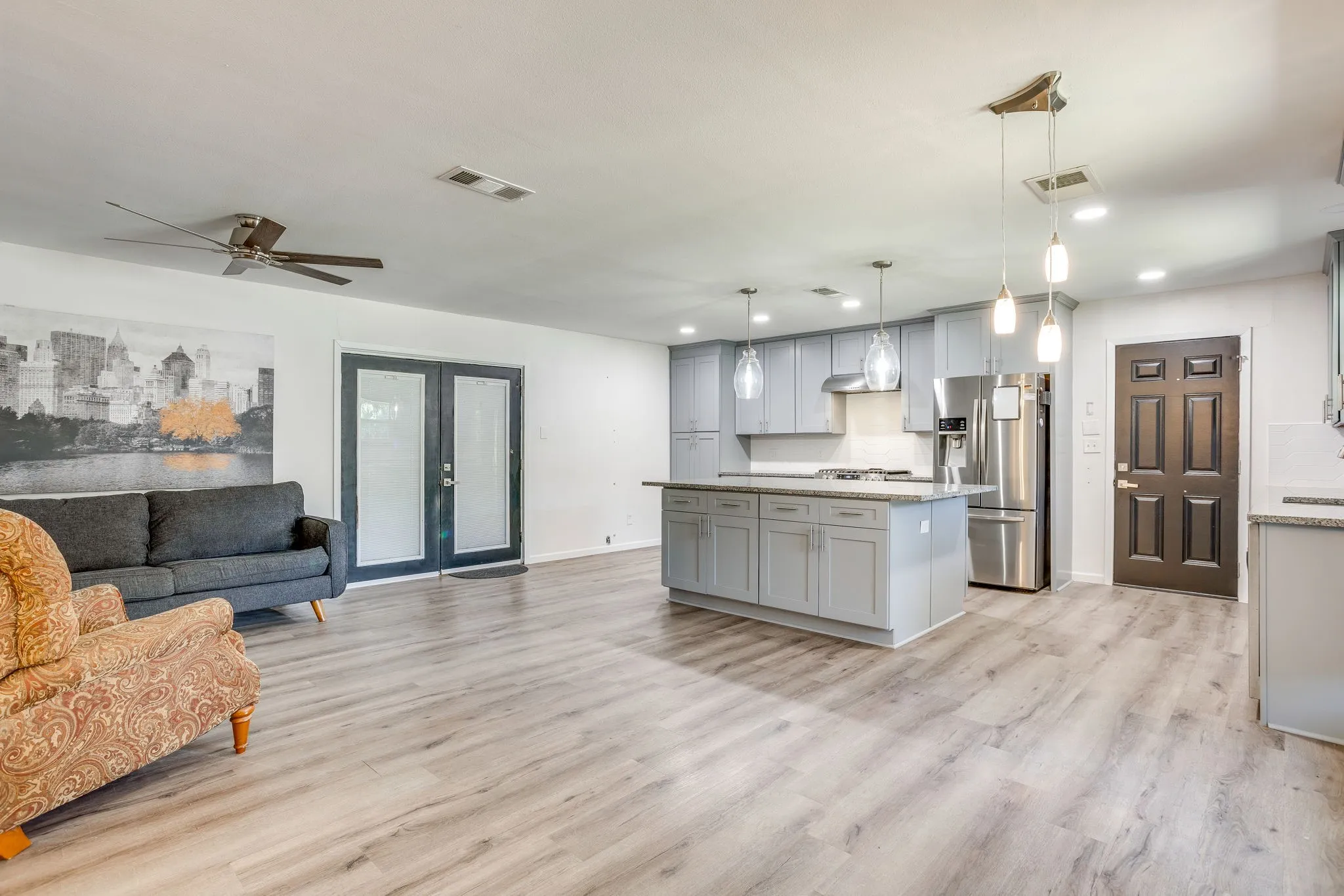 Single Family Residence For Sale in Johnson County , 314 Bernice Court, Burleson, Texas 76028, 2 Bedroom, 2 Bathroom, 2 Garage spaces, 1,174 Sqft, built in 1968, mls#21365700, Real Estate Agent in Burleson, Homes For Sale in Johnson county, Homes For Sale in Burleson, Realtor in Burleson Texas, Real Estate Brokerage Independent Realty Texas, Luminita Cordes Realtor