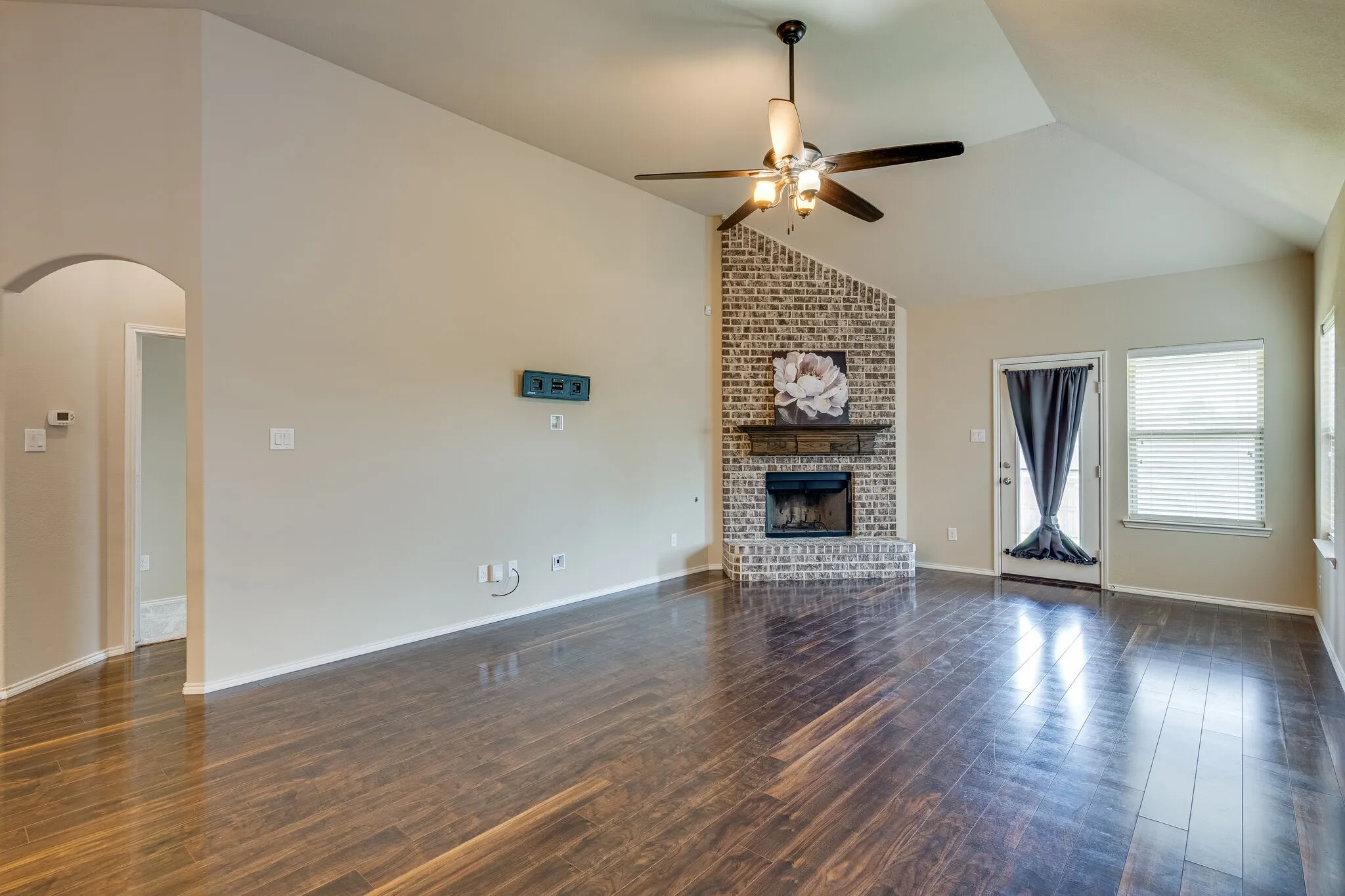 Single Family Residence For Rent in Denton County , 2300 Eppright Drive, Little Elm, Texas 75068, 3 Bedroom, 2 Bathroom, 2 Garage spaces, 2,125 Sqft, built in 2014, mls#21365781, Real Estate Agent in Little Elm, Homes For Rent in Denton county, Homes For Rent in Little Elm, Realtor in Little Elm Texas, Real Estate Brokerage Independent Realty Texas, Luminita Cordes Realtor