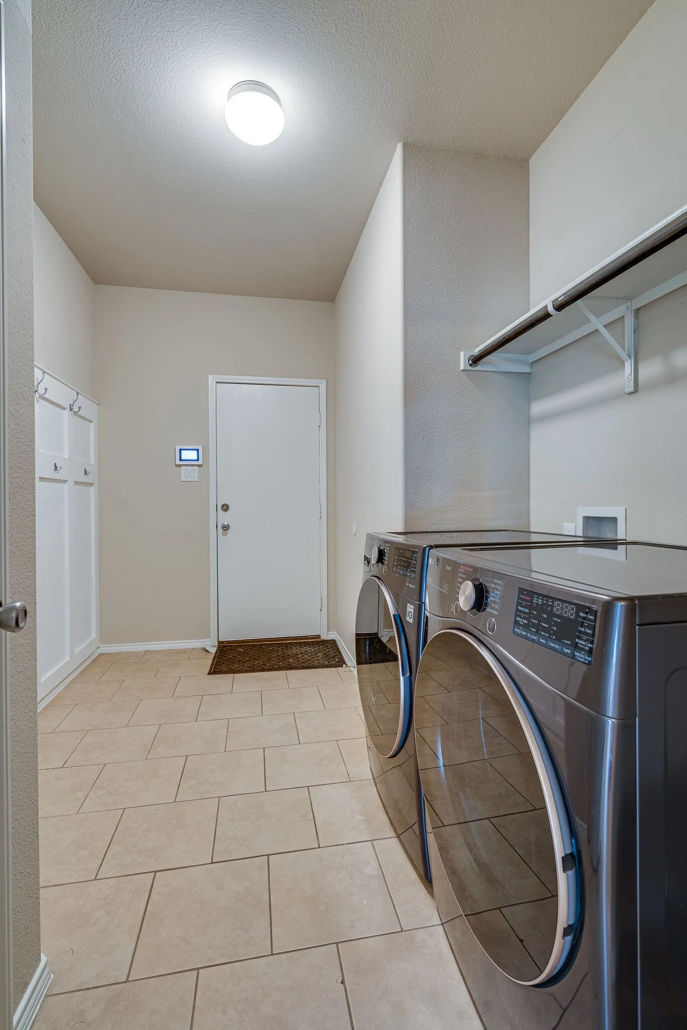 Single Family Residence For Rent in Denton County , 2300 Eppright Drive, Little Elm, Texas 75068, 3 Bedroom, 2 Bathroom, 2 Garage spaces, 2,125 Sqft, built in 2014, mls#21365781, Real Estate Agent in Little Elm, Homes For Rent in Denton county, Homes For Rent in Little Elm, Realtor in Little Elm Texas, Real Estate Brokerage Independent Realty Texas, Luminita Cordes Realtor