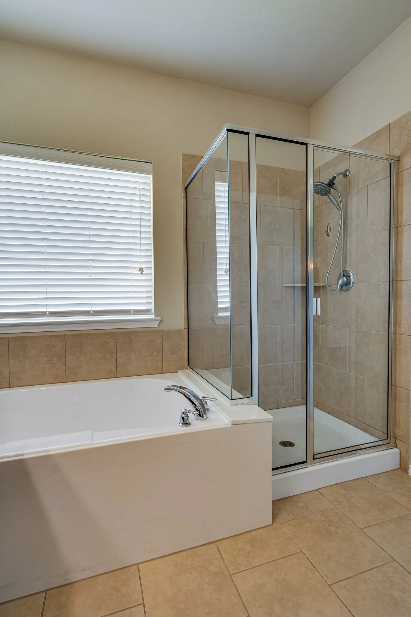 Single Family Residence For Rent in Denton County , 2300 Eppright Drive, Little Elm, Texas 75068, 3 Bedroom, 2 Bathroom, 2 Garage spaces, 2,125 Sqft, built in 2014, mls#21365781, Real Estate Agent in Little Elm, Homes For Rent in Denton county, Homes For Rent in Little Elm, Realtor in Little Elm Texas, Real Estate Brokerage Independent Realty Texas, Luminita Cordes Realtor