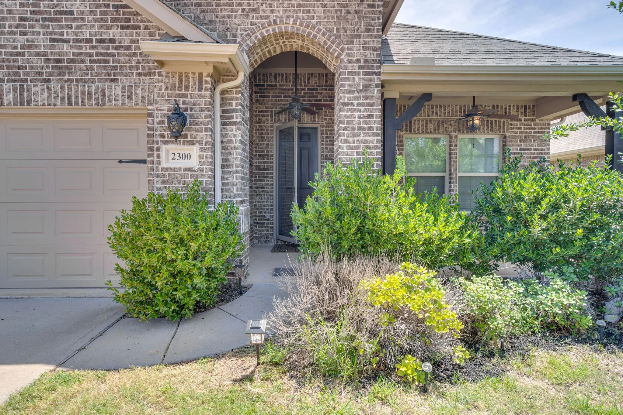 Single Family Residence For Rent in Denton County , 2300 Eppright Drive, Little Elm, Texas 75068, 3 Bedroom, 2 Bathroom, 2 Garage spaces, 2,125 Sqft, built in 2014, mls#21365781, Real Estate Agent in Little Elm, Homes For Rent in Denton county, Homes For Rent in Little Elm, Realtor in Little Elm Texas, Real Estate Brokerage Independent Realty Texas, Luminita Cordes Realtor
